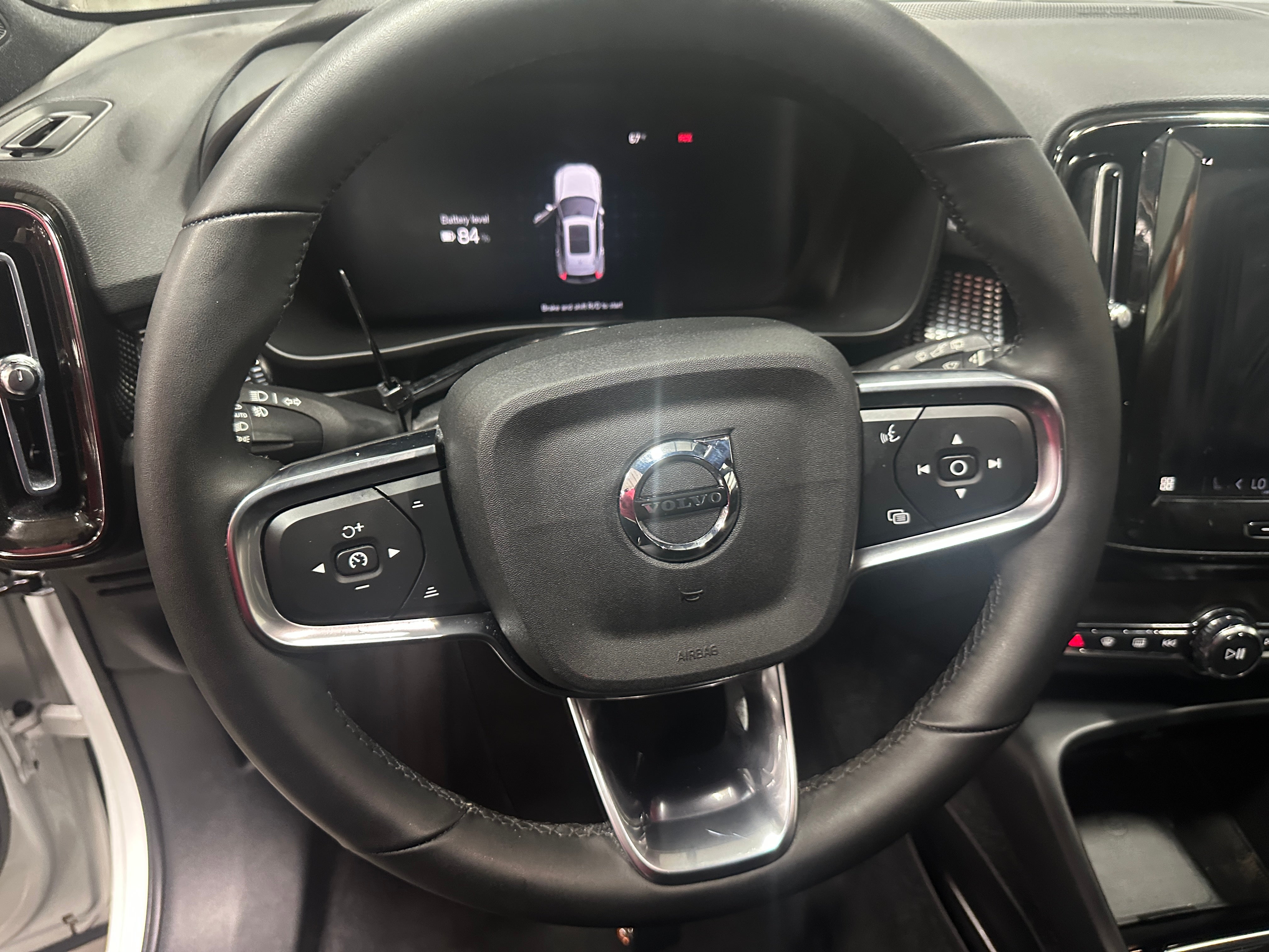 2022 Volvo XC40 Recharge Ultimate 5