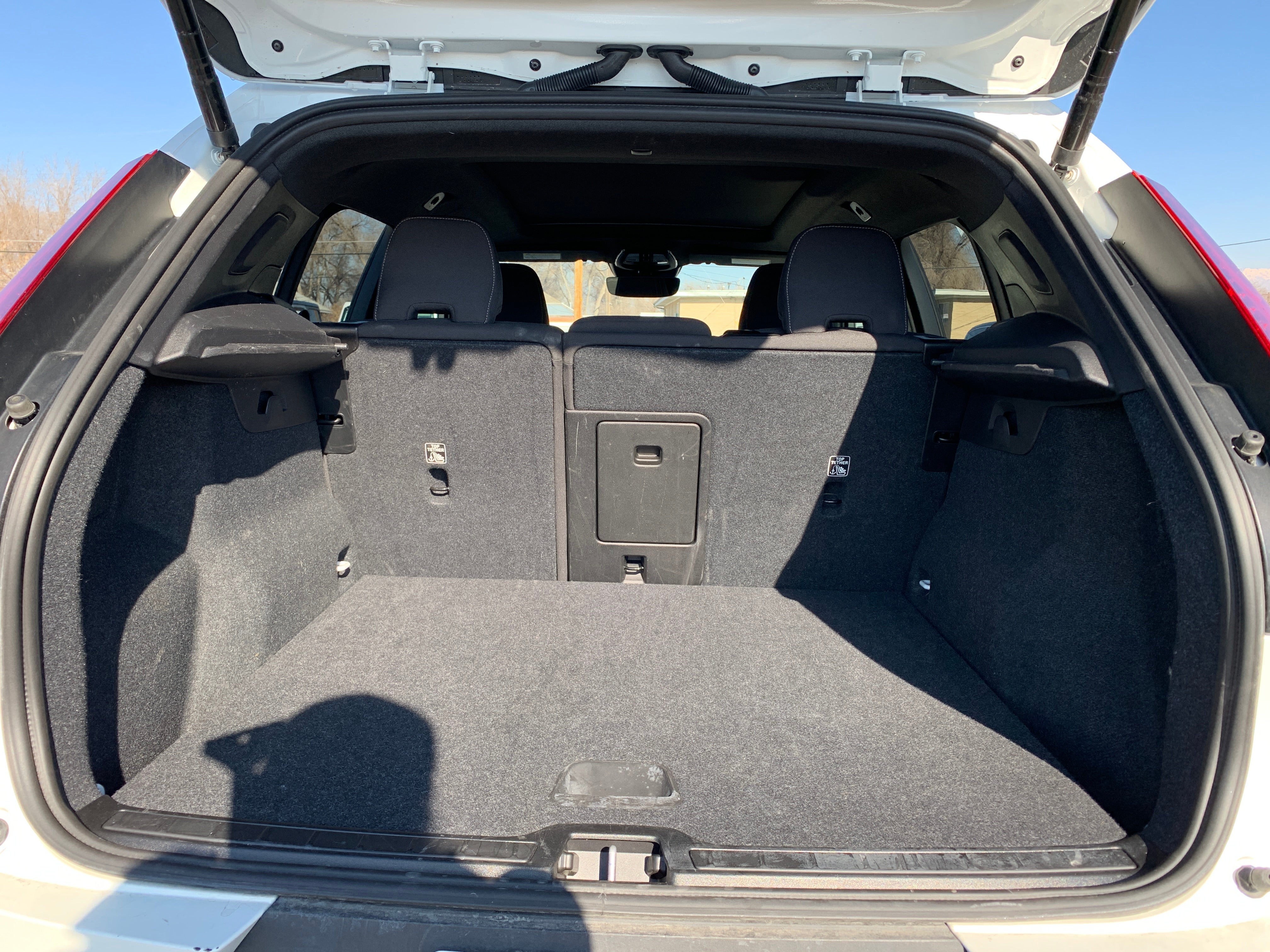 2024 Volvo XC40 B5 Core 6