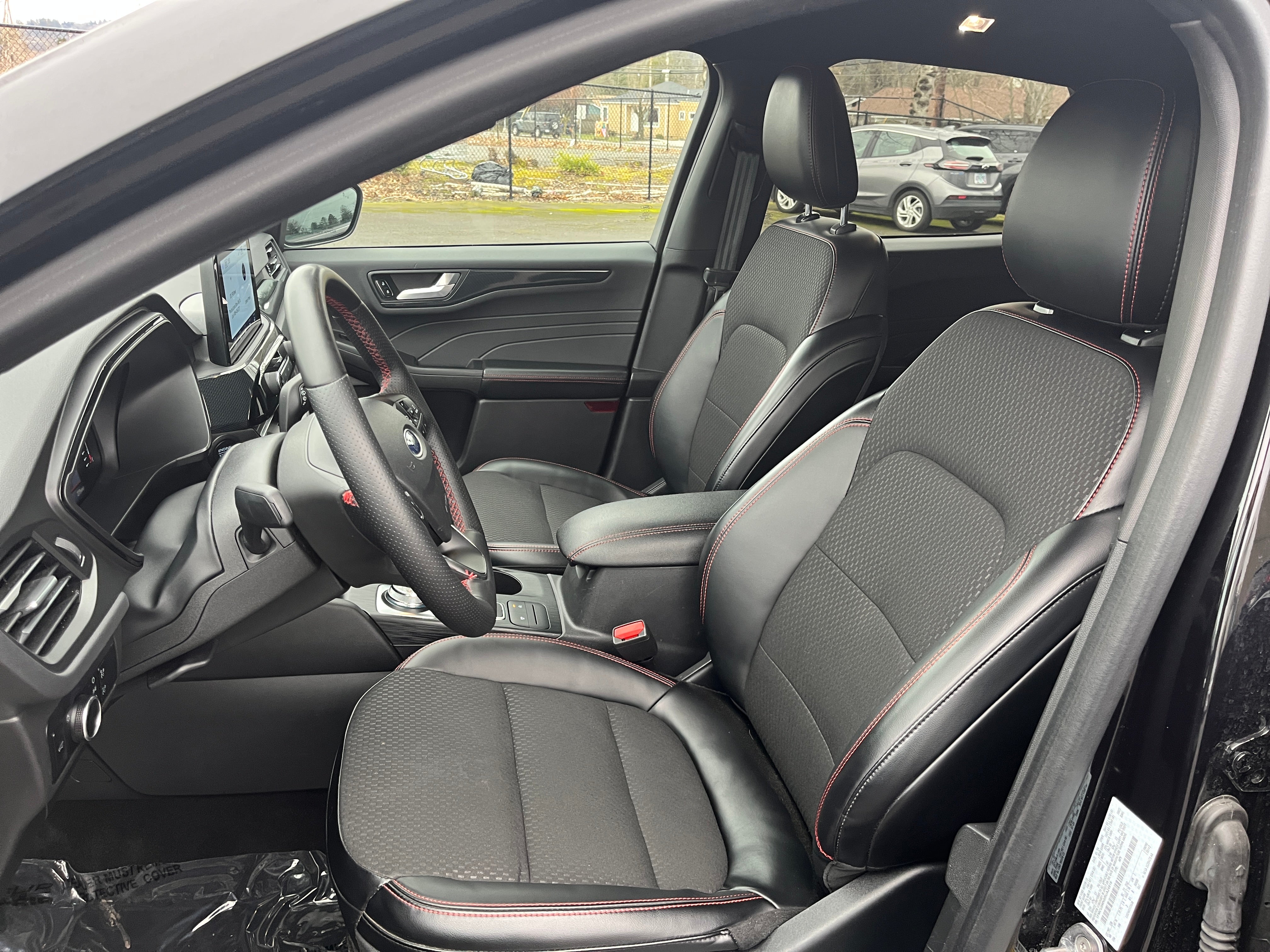 2024 Ford Escape ST-Line 2