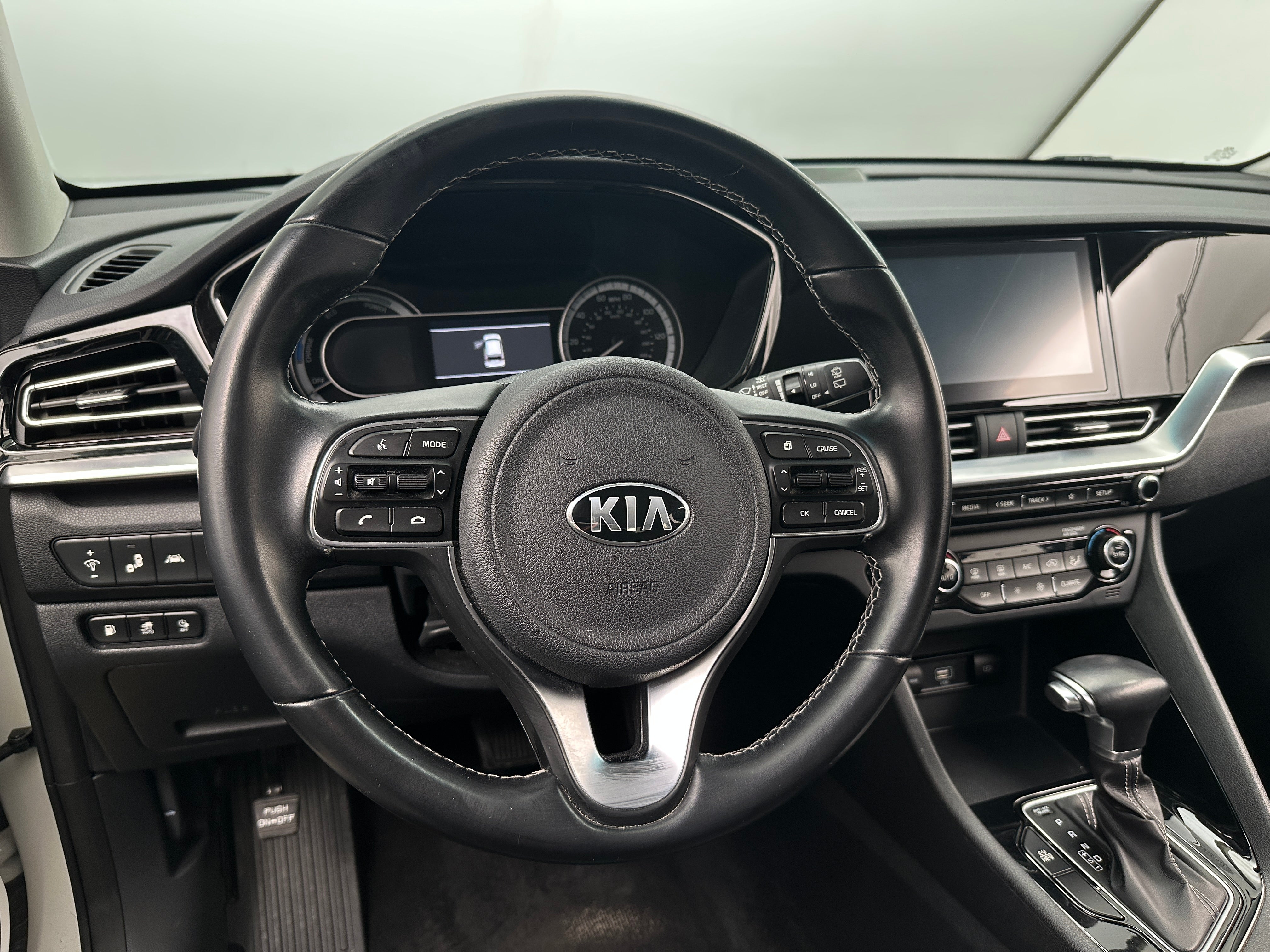 2020 Kia Niro LXS 5