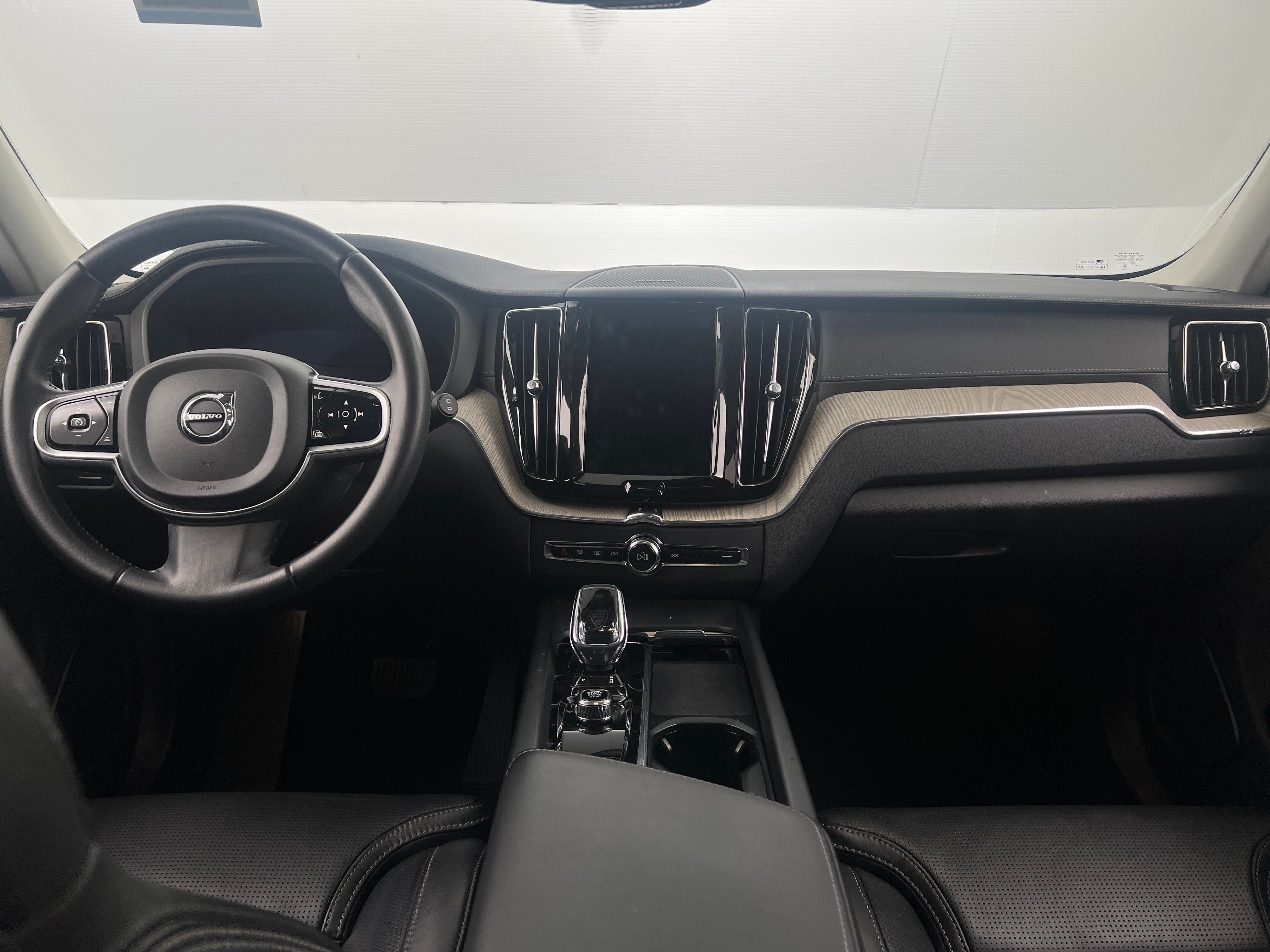 2022 Volvo XC60 B6 Inscription 2