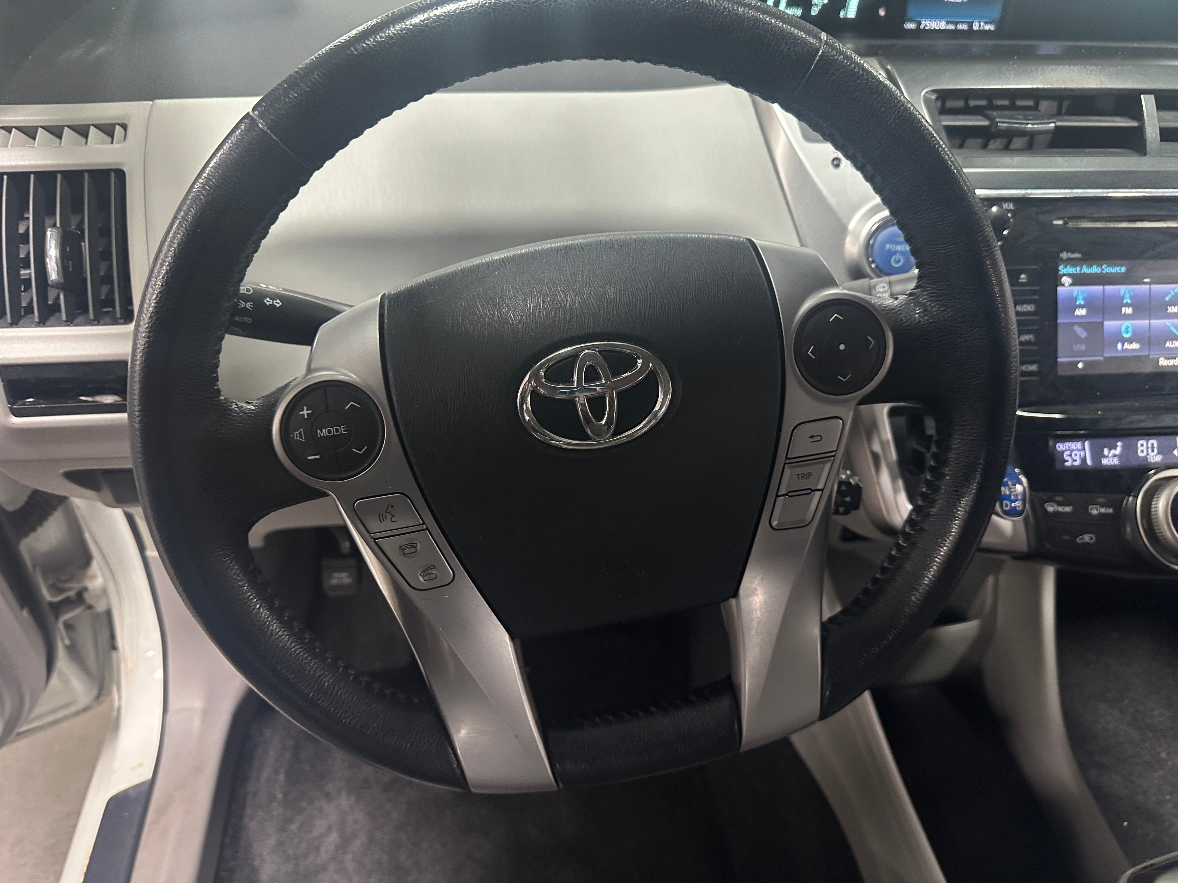 2015 Toyota Prius v Four 5