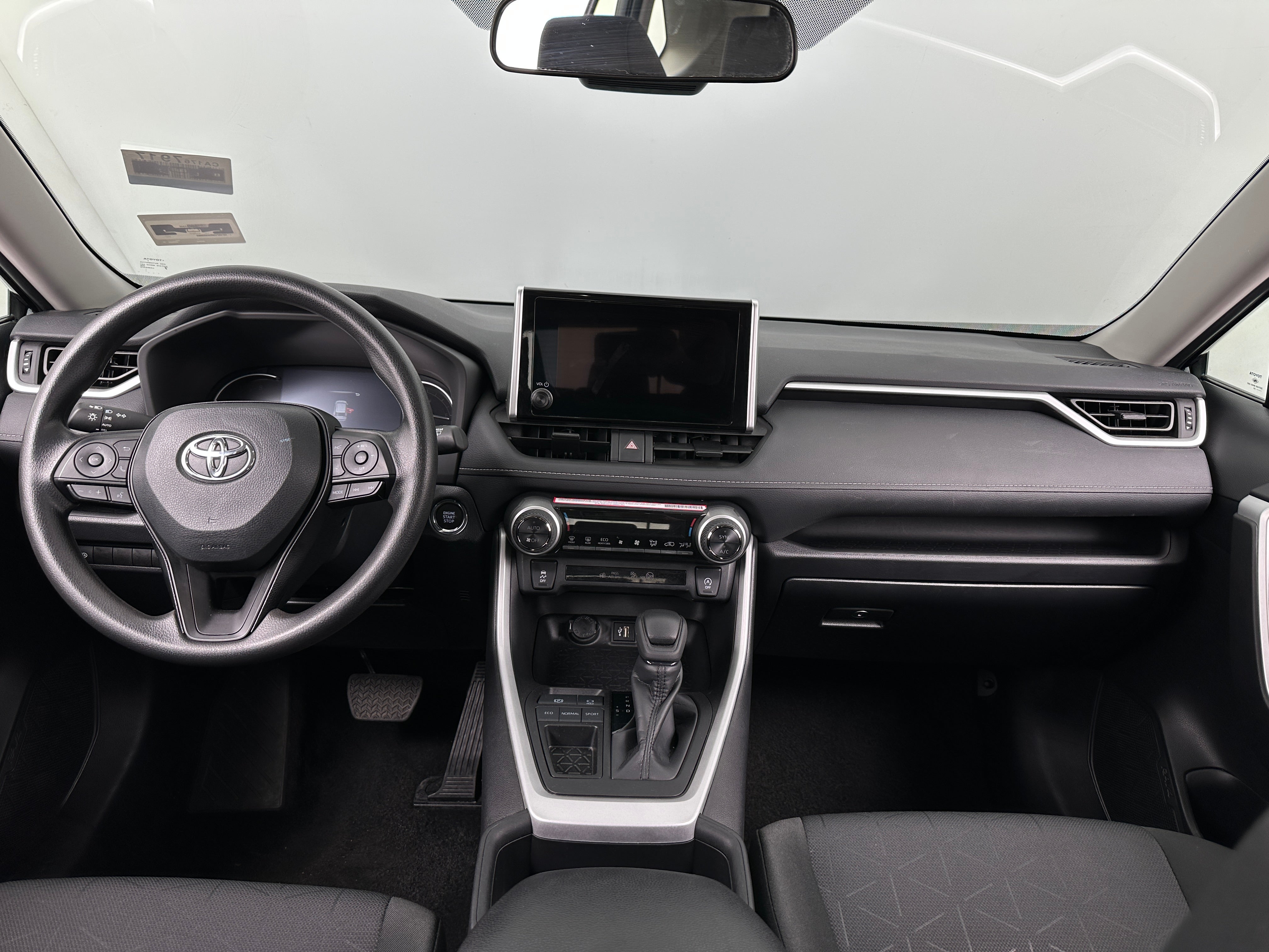 2024 Toyota RAV4 XLE 3