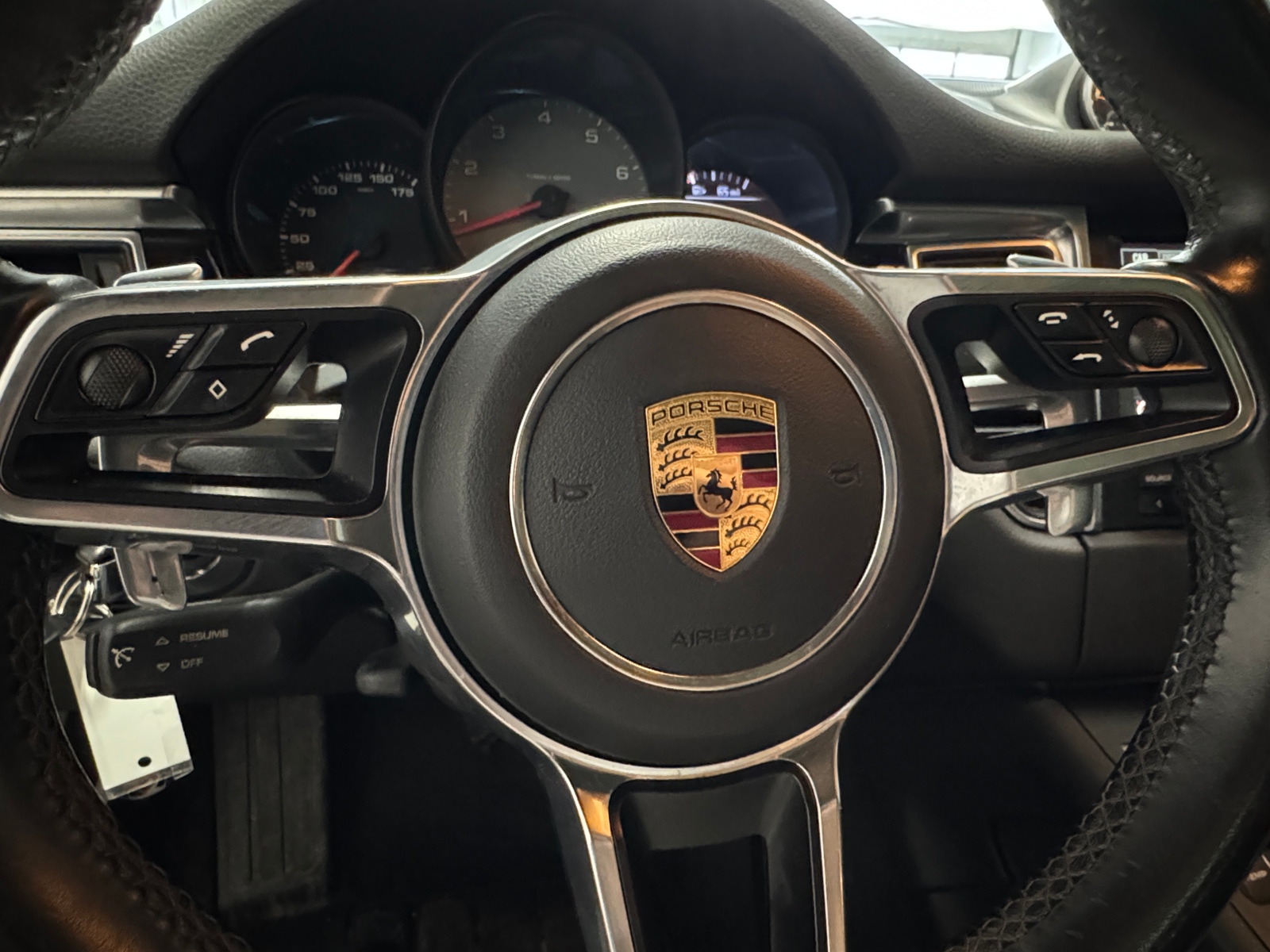 Thumbnail: 2016 Porsche Macan - 4