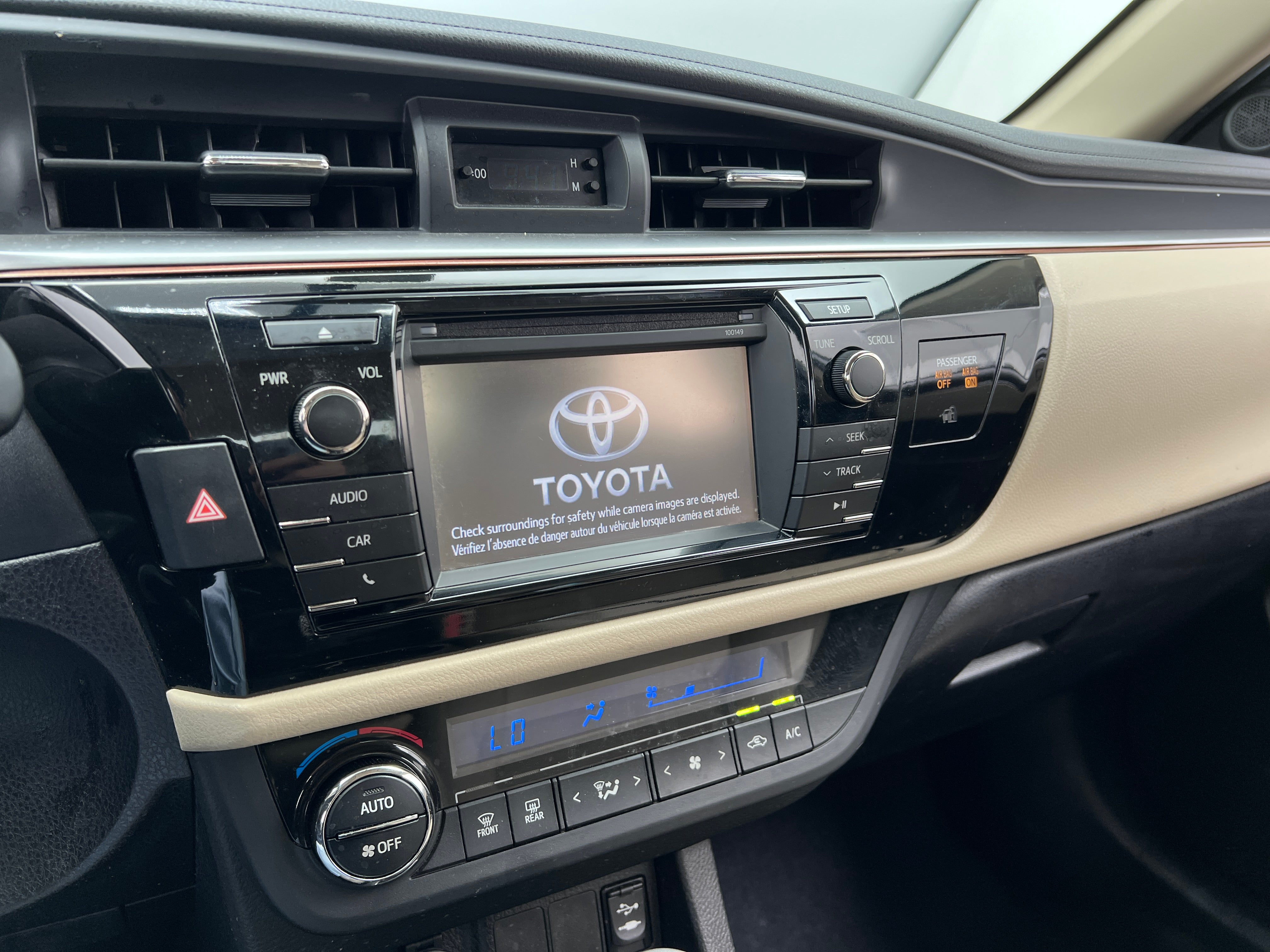 2015 Toyota Corolla LE 4