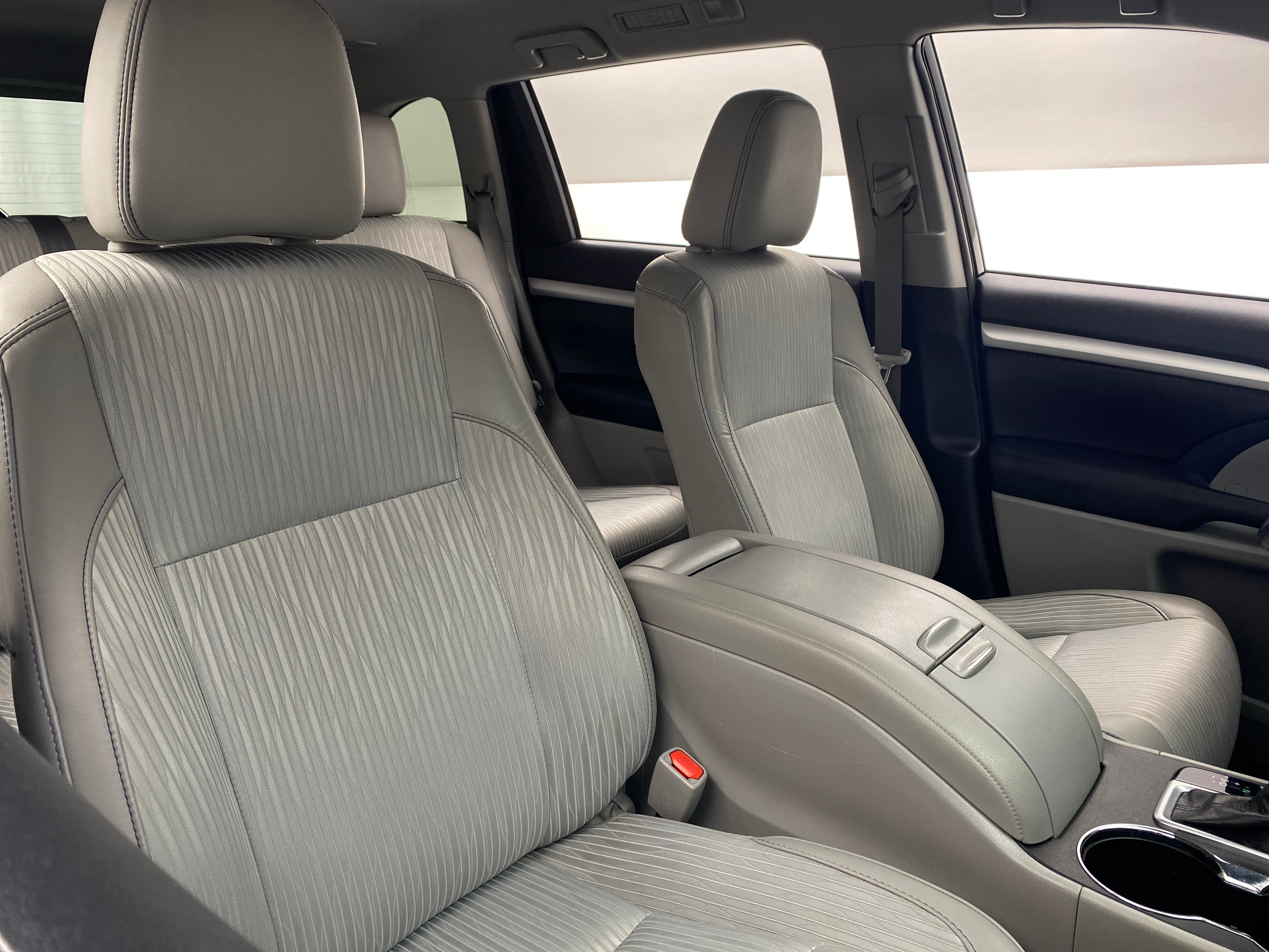 2019 Toyota Highlander Plus 2