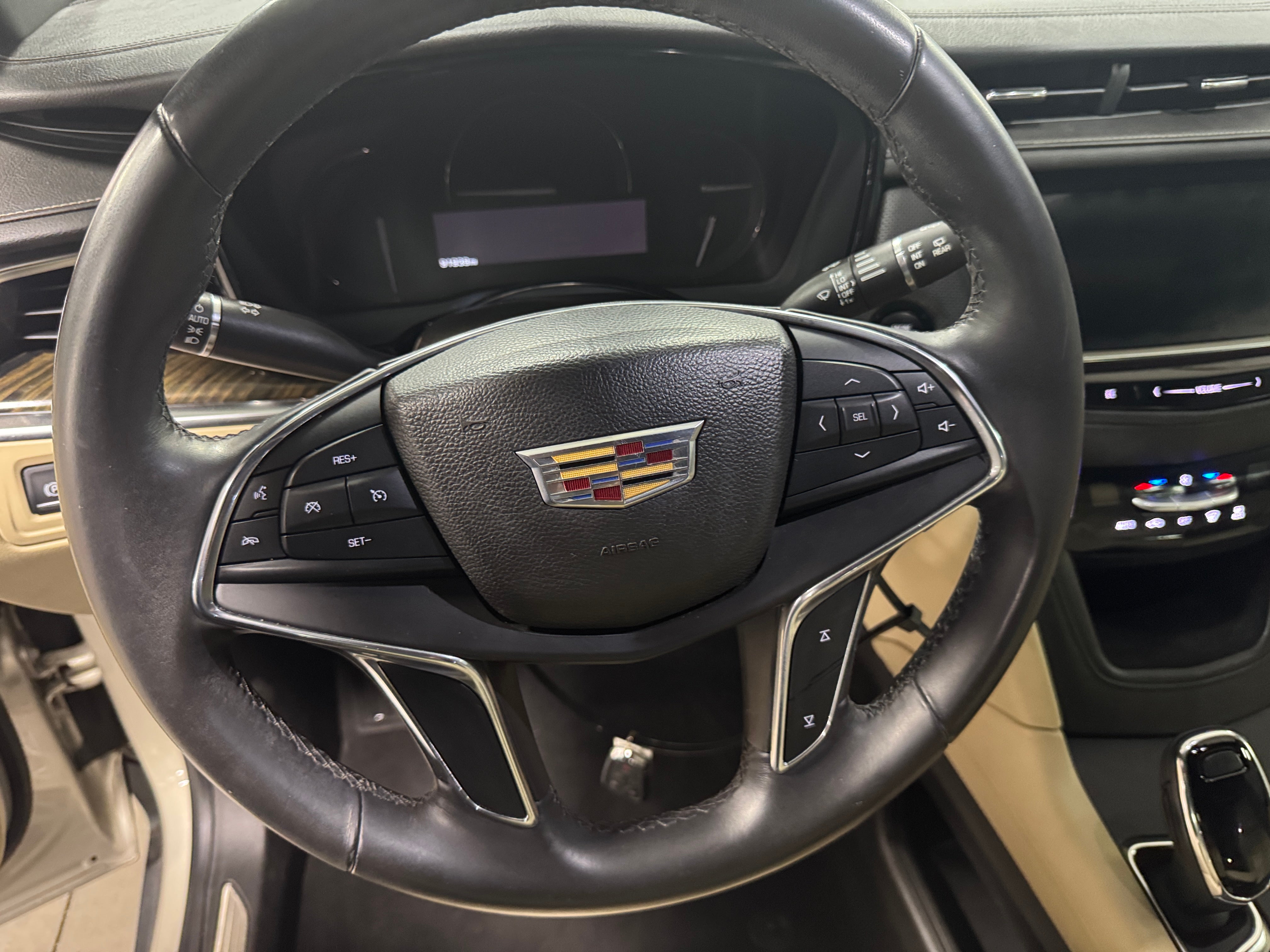 2017 Cadillac XT5 Base 5