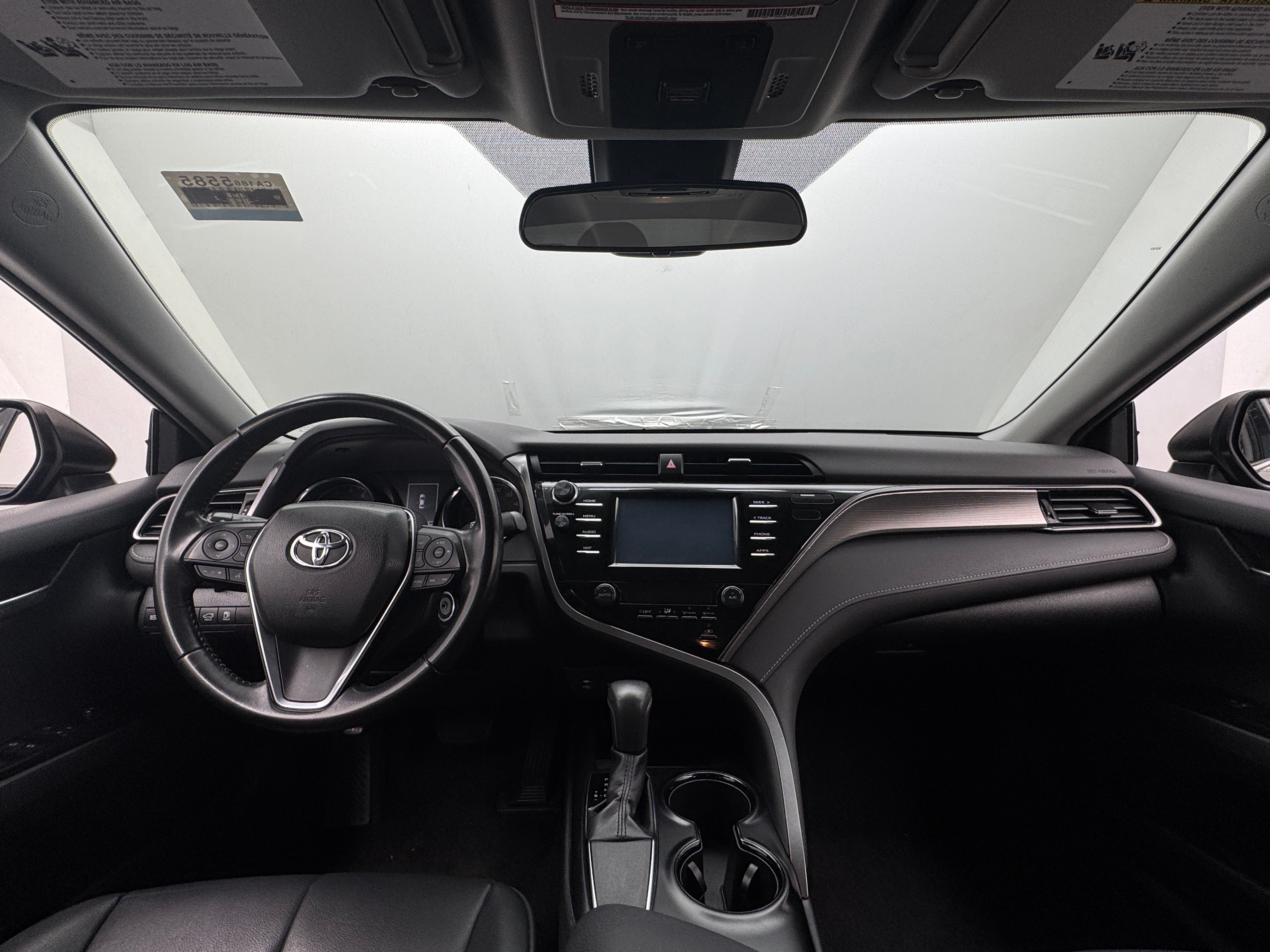 2019 Toyota Camry SE 2