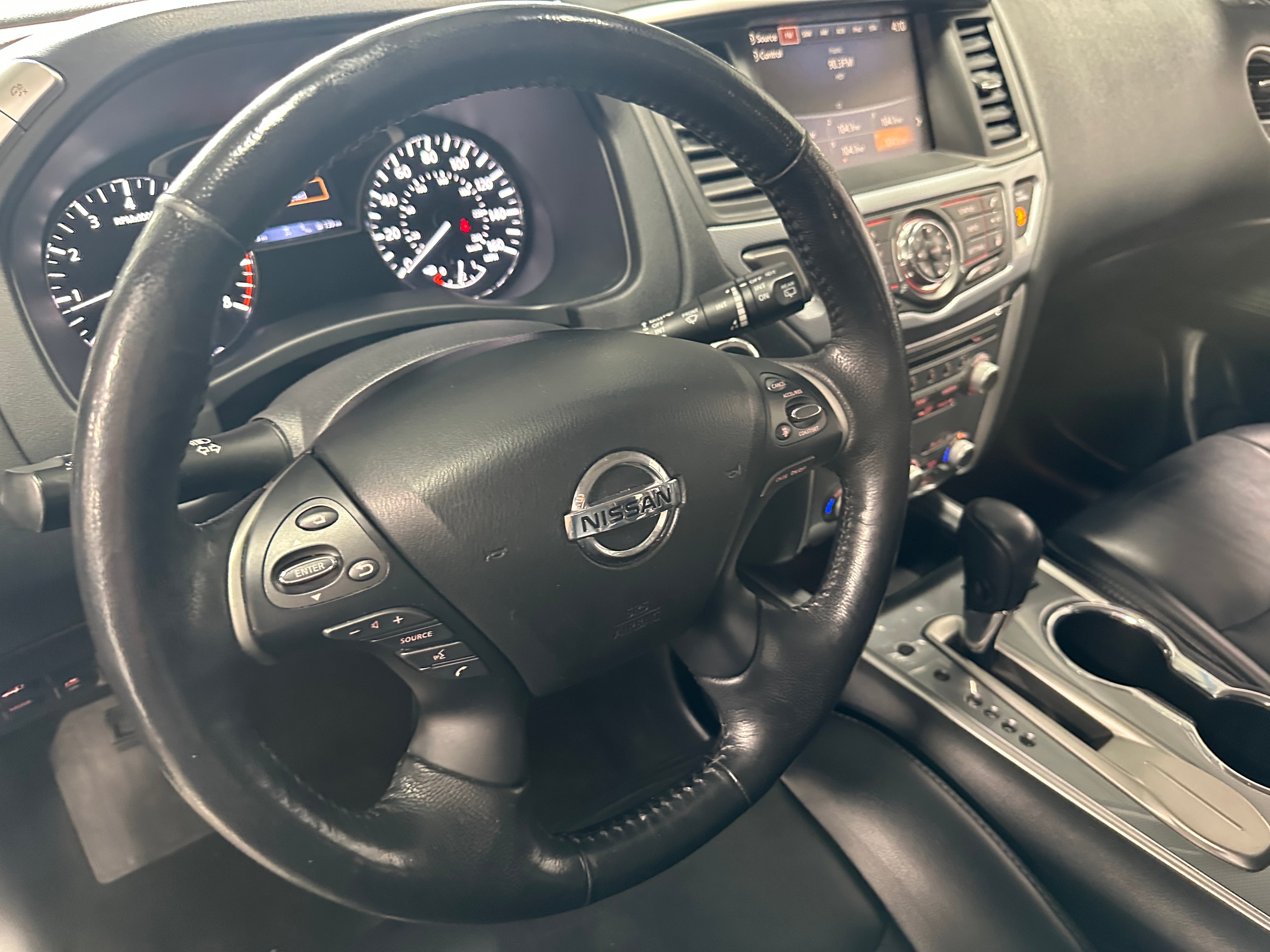 2019 Nissan Pathfinder SL 4