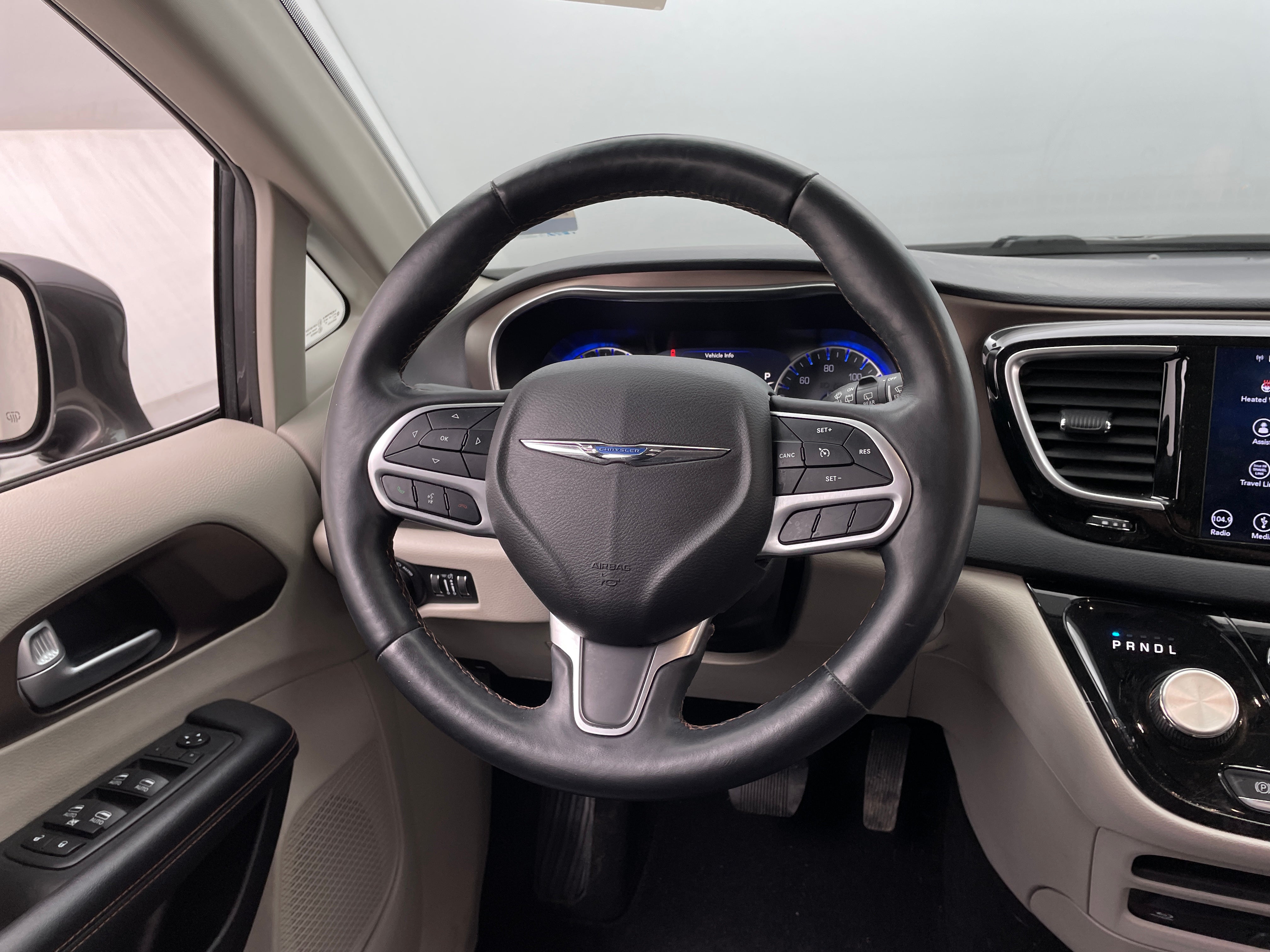 2018 Chrysler Pacifica  4