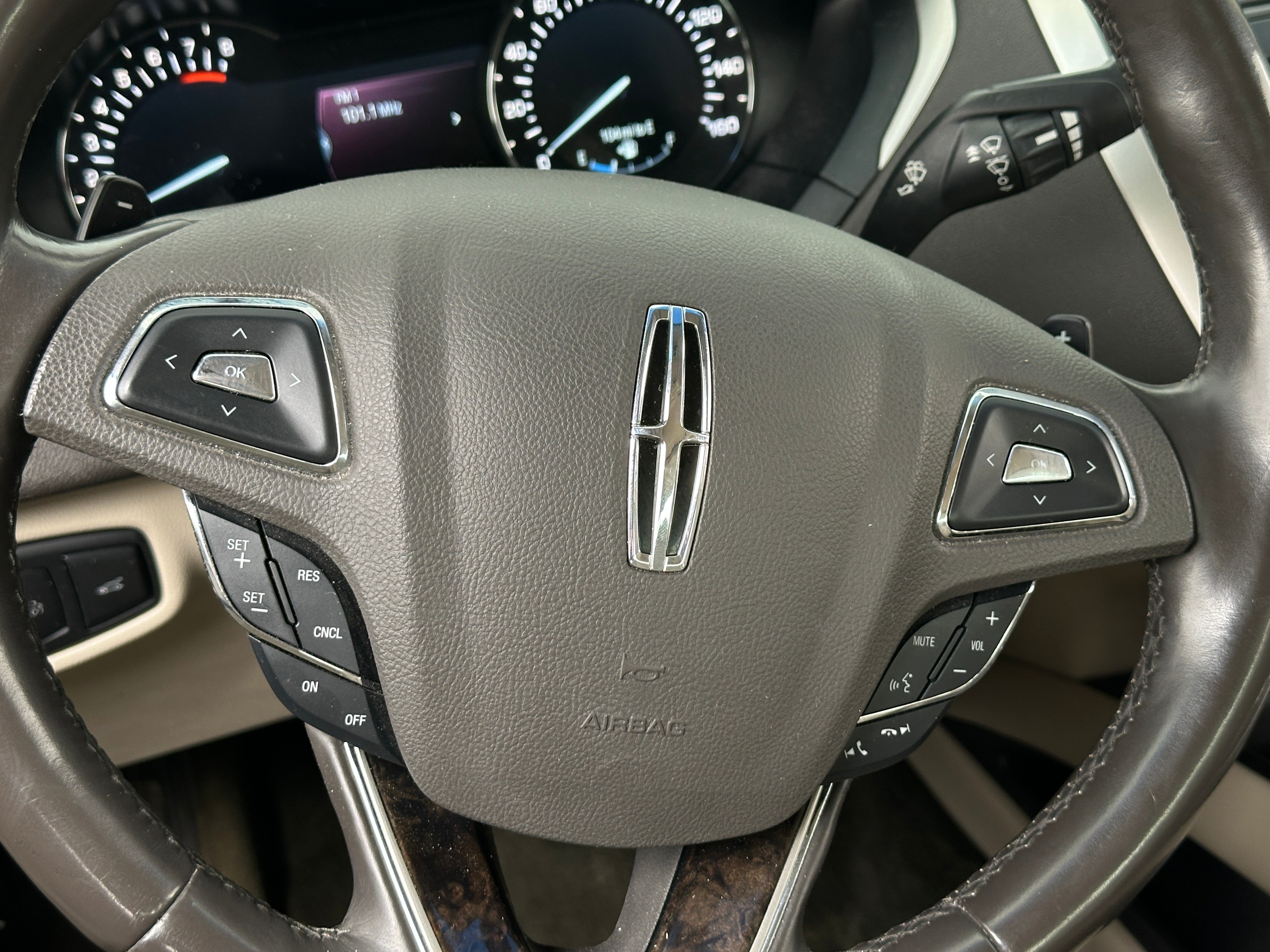 2016 Lincoln MKZ Base 4