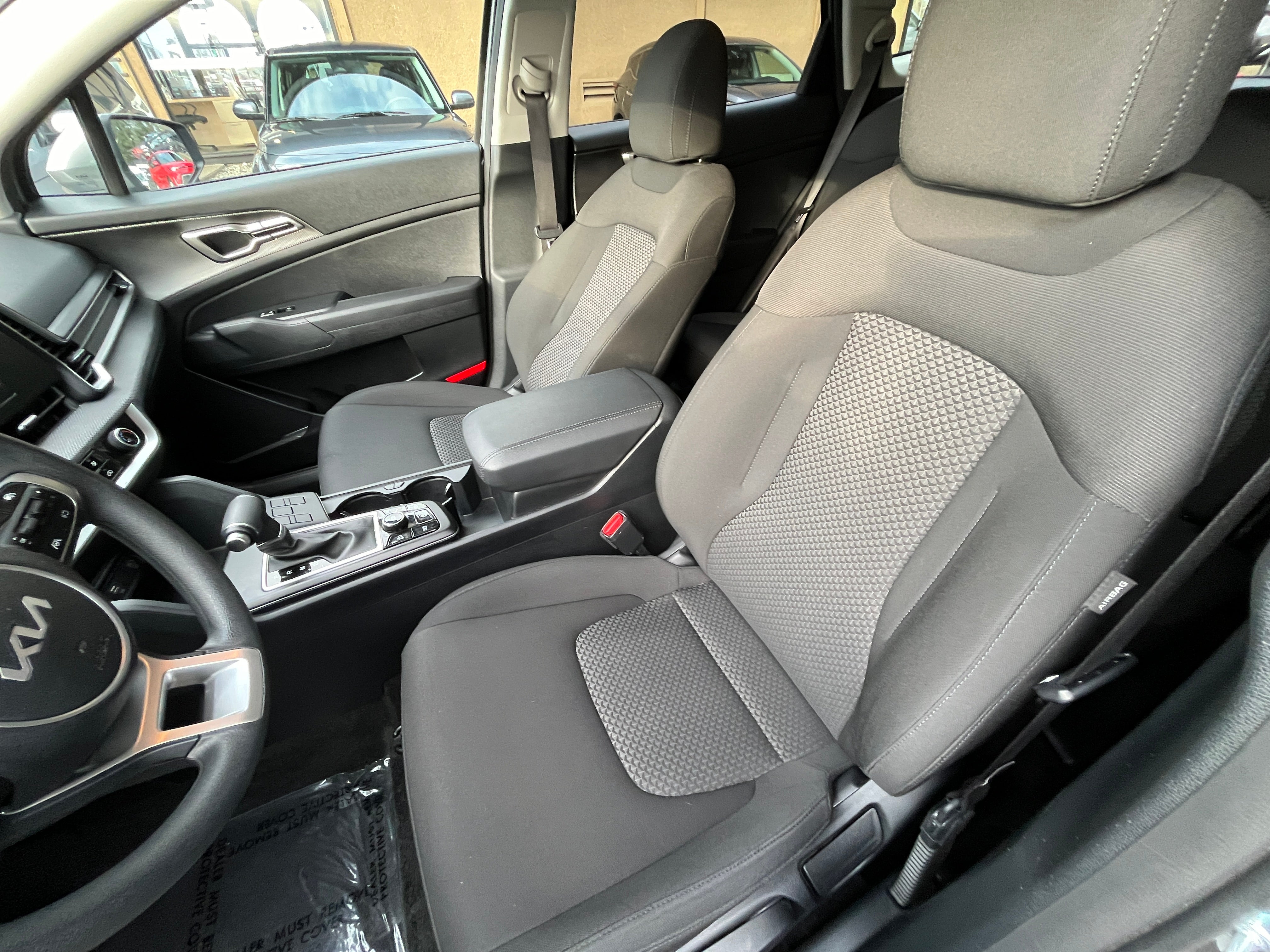 2024 Kia Sportage LX 2