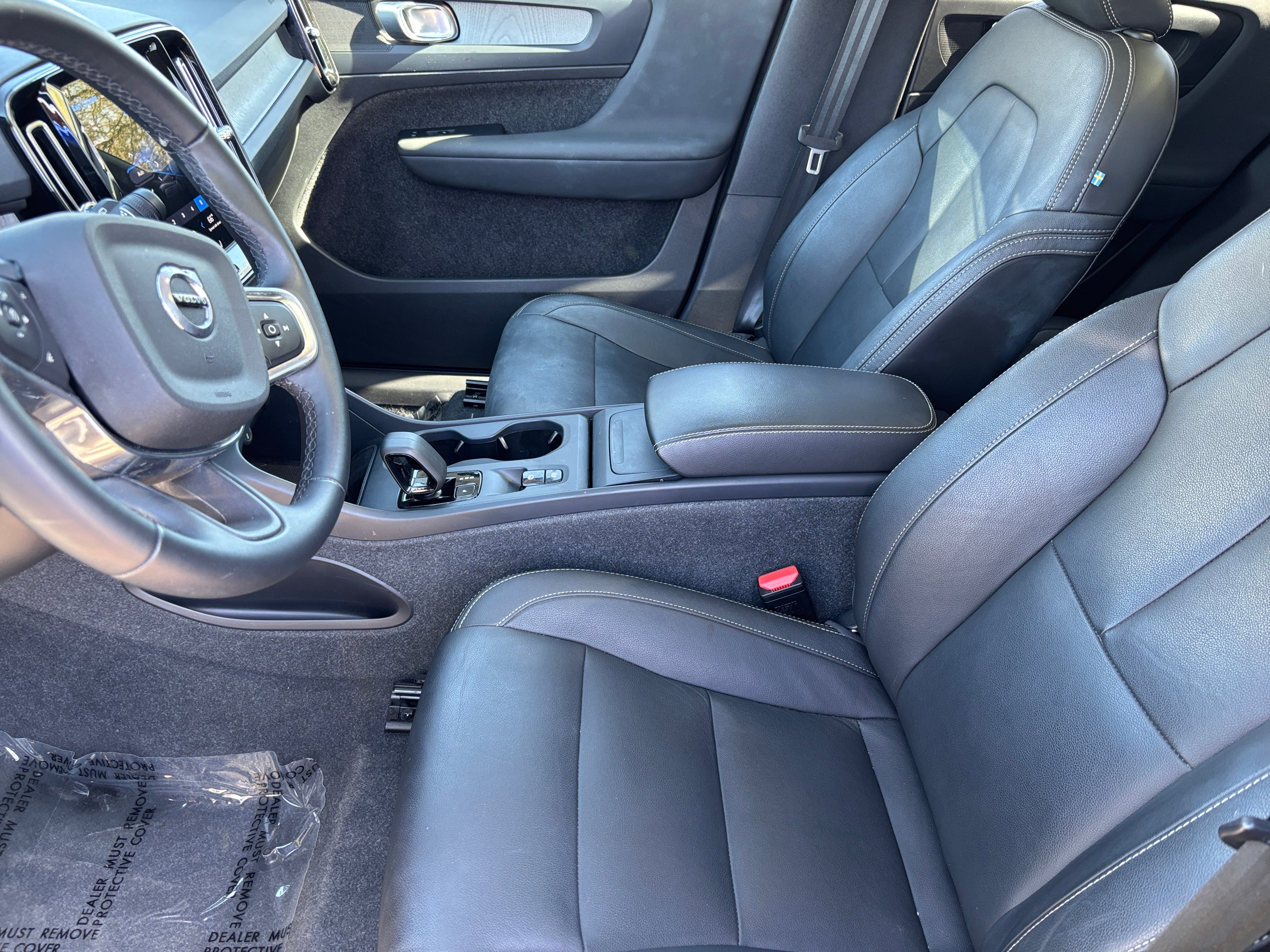 2024 Volvo XC40 B5 Core 2