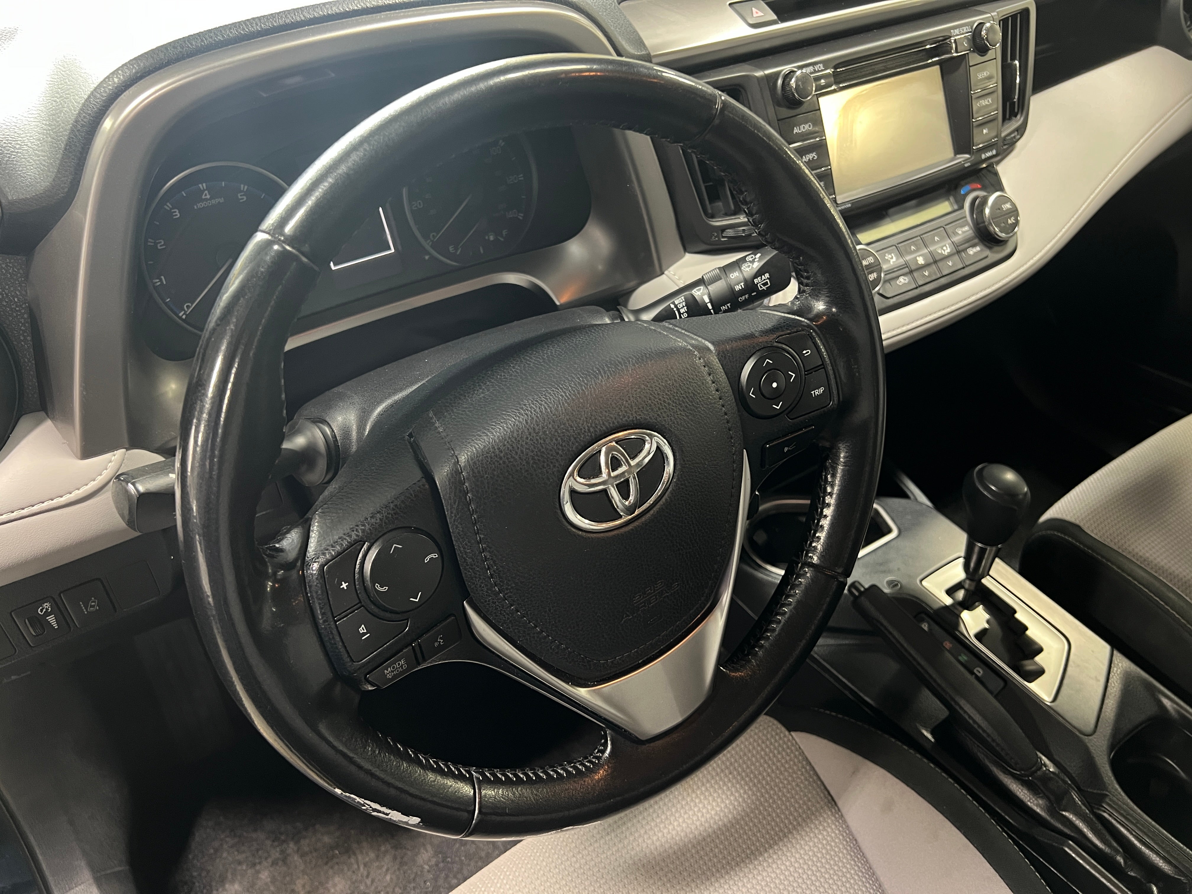 2018 Toyota RAV4 XLE 5