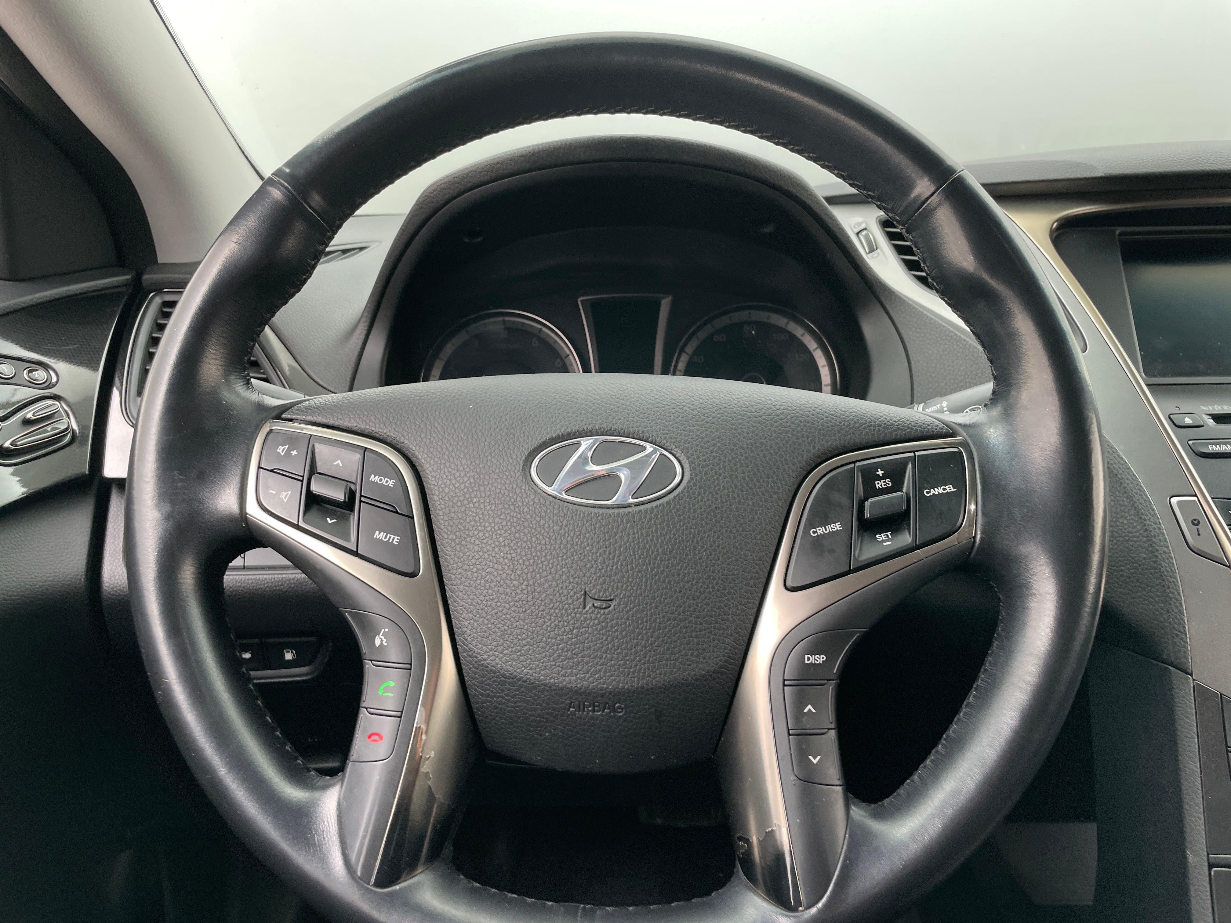 2012 Hyundai Azera Base 4