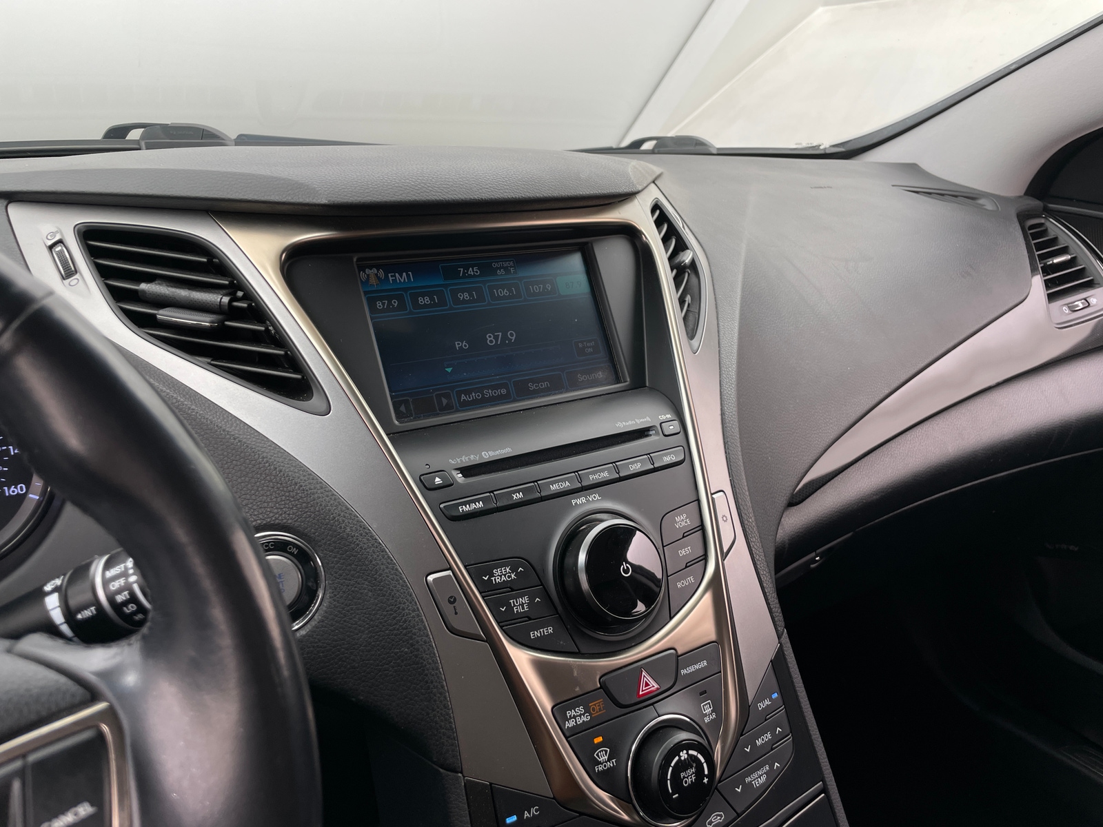 Thumbnail: 2012 Hyundai Azera - 3