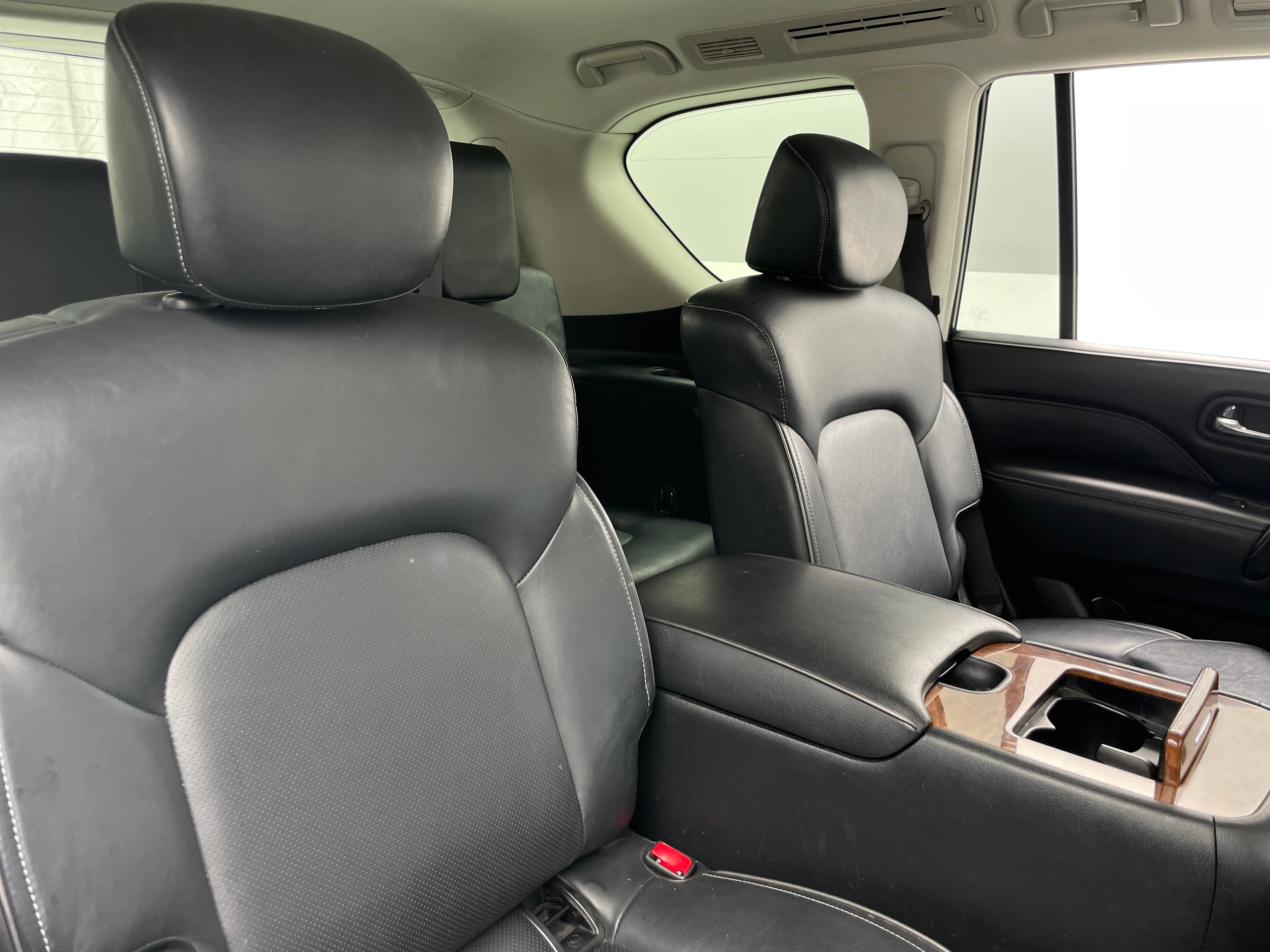 2019 INFINITI QX80 Luxe 5