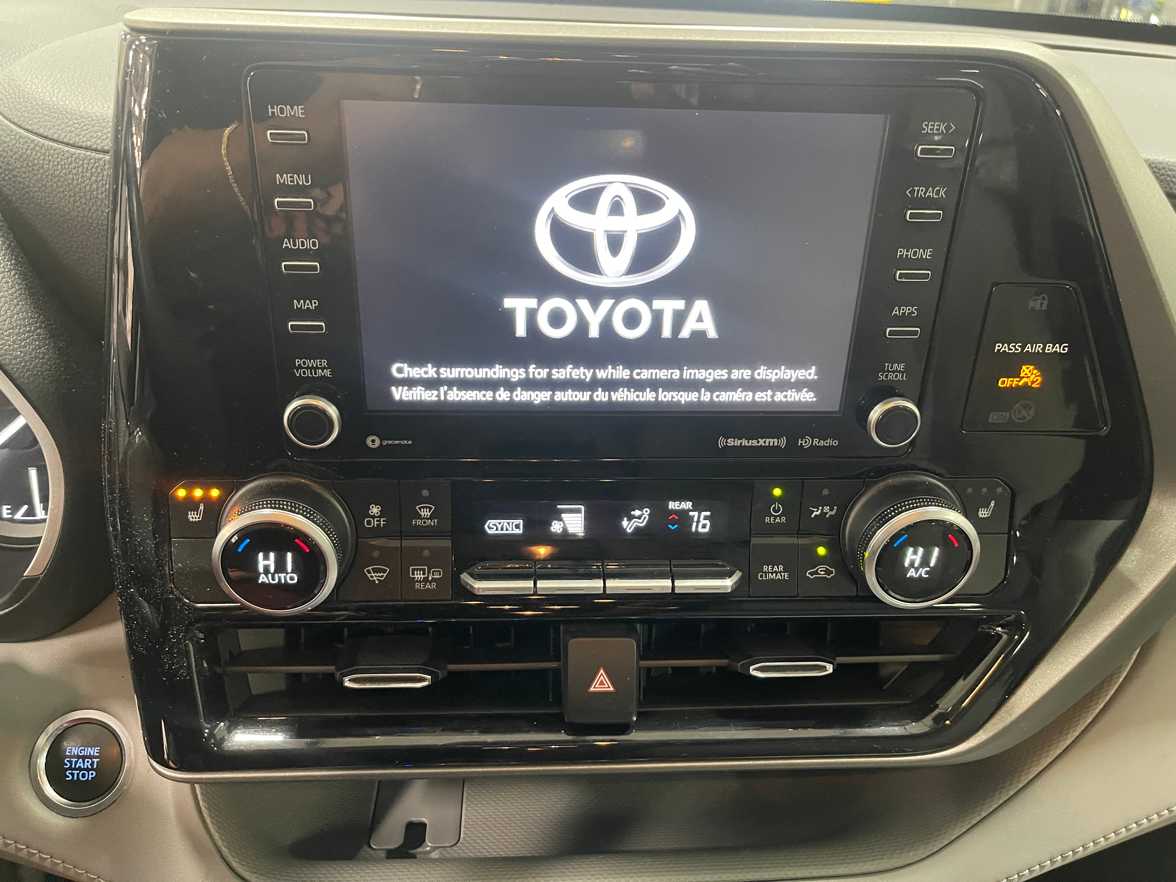 2021 Toyota Highlander XLE 3