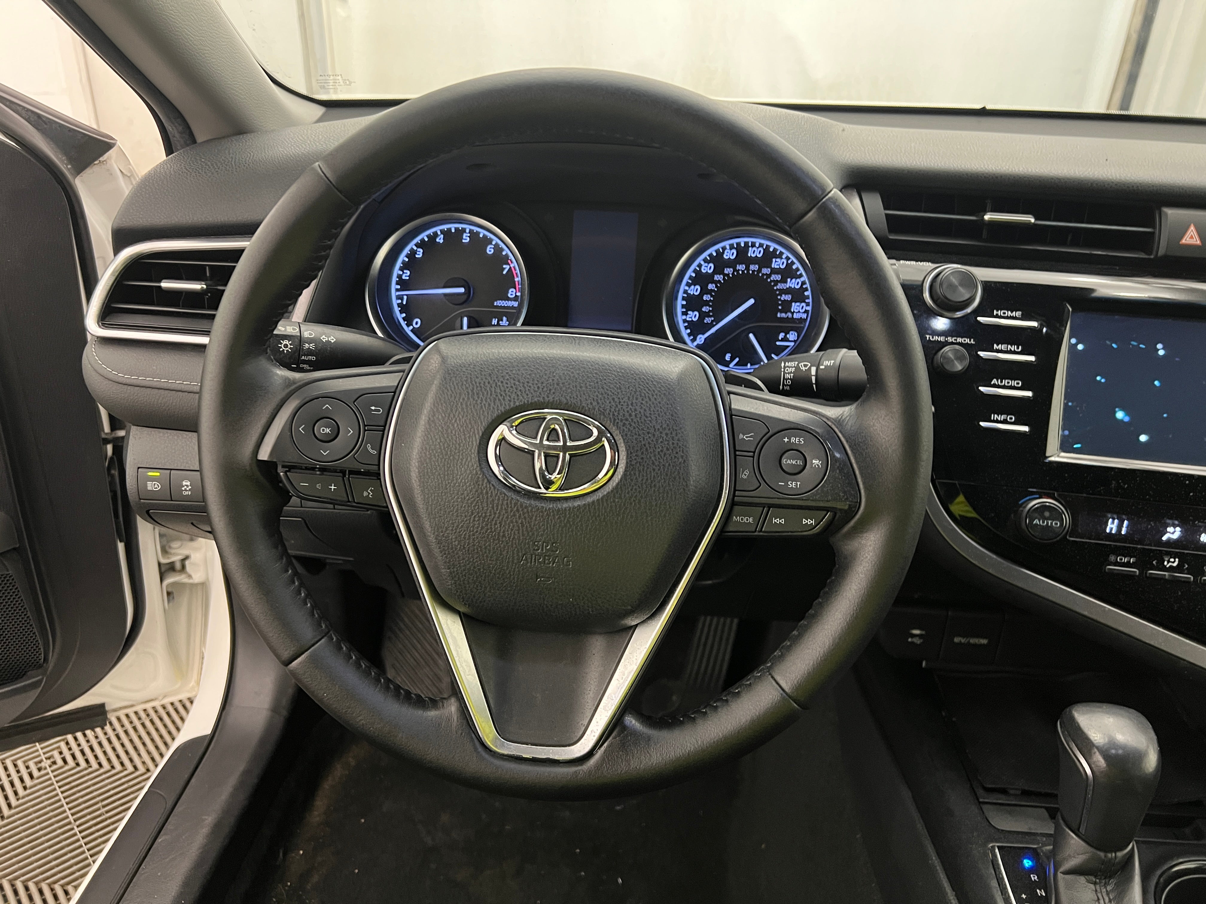 2018 Toyota Camry SE 4