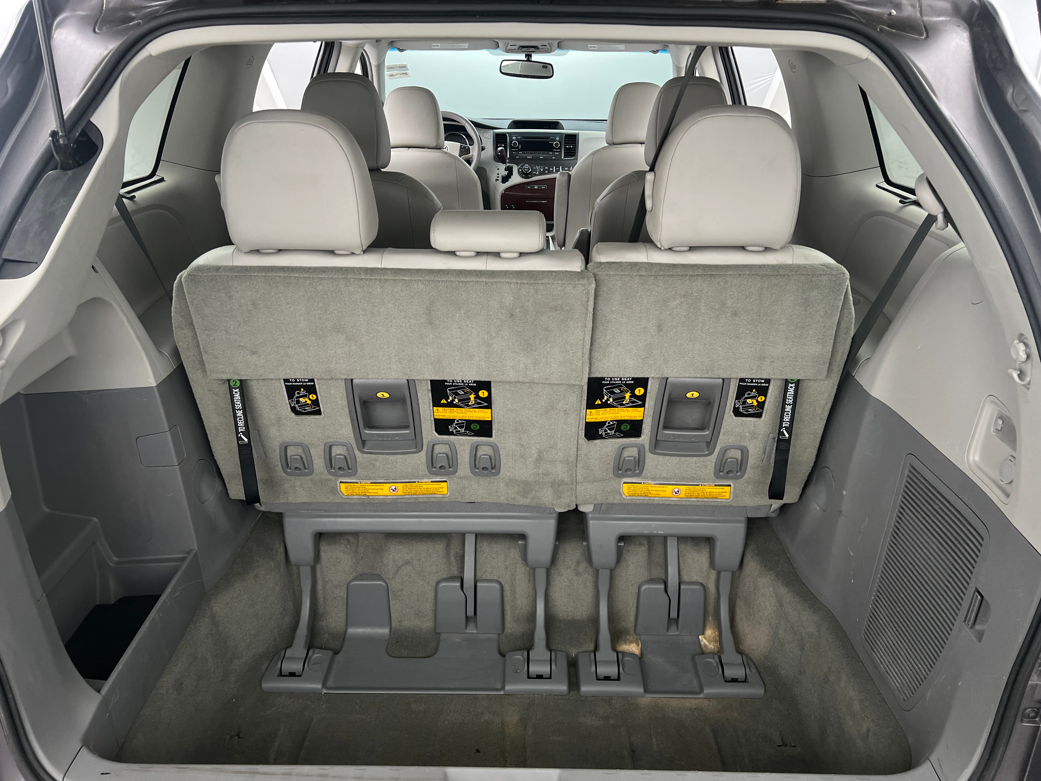 2011 Toyota Sienna XLE 6