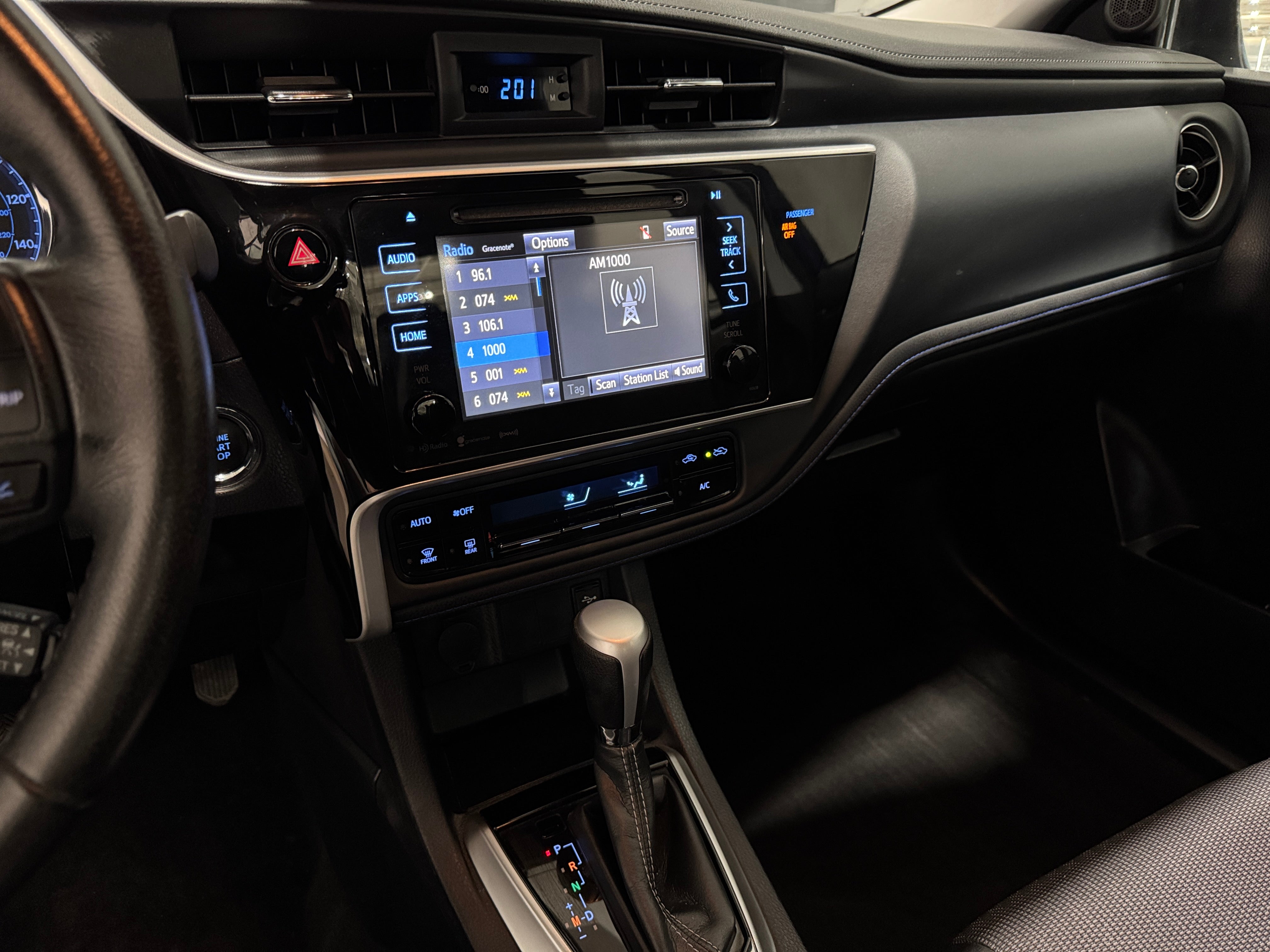 2018 Toyota Corolla SE 3