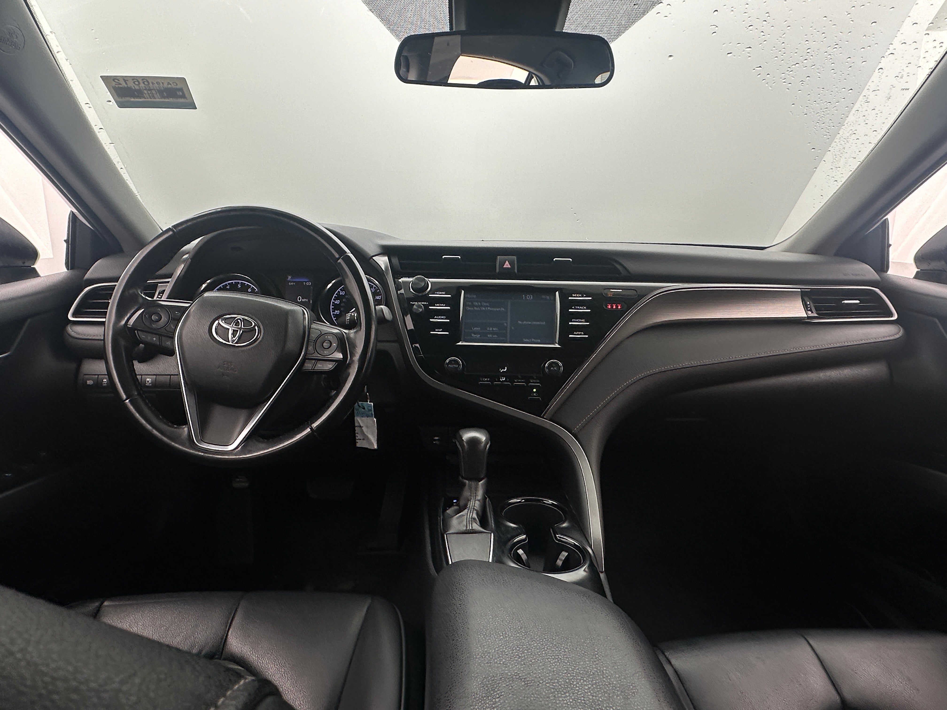 2019 Toyota Camry SE 3