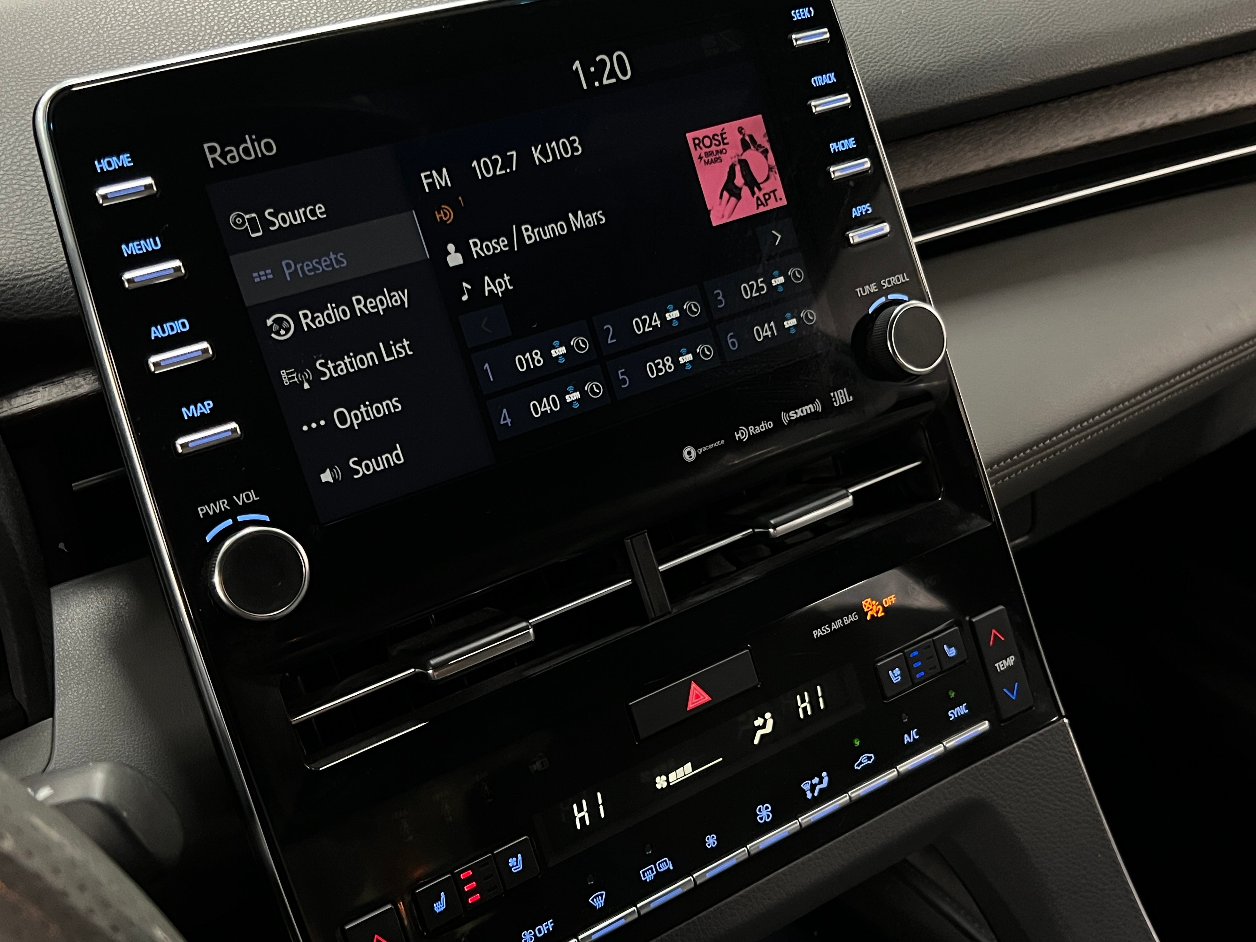 2019 Toyota Avalon Limited 3