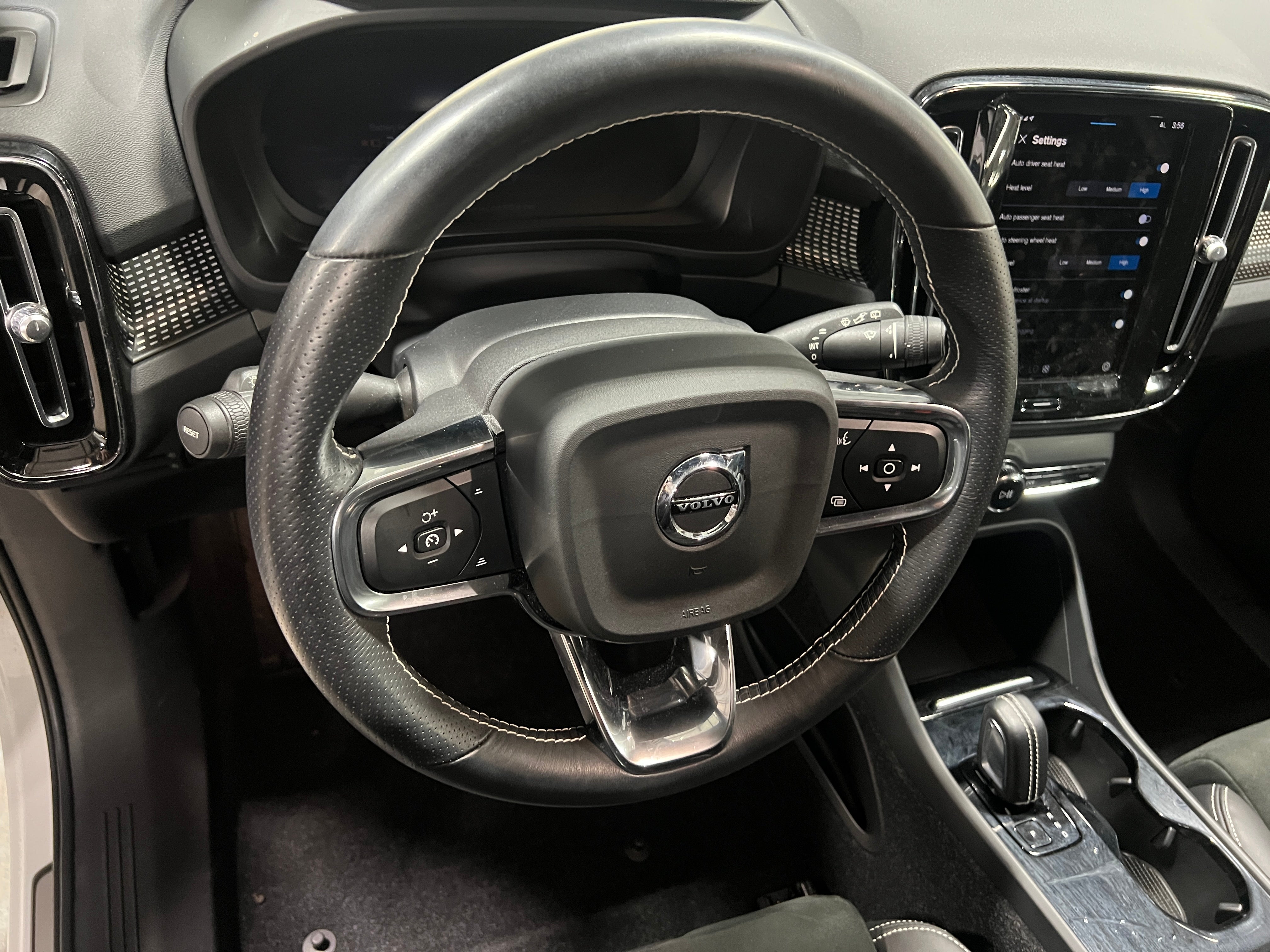 2021 Volvo XC40 Recharge Core 4