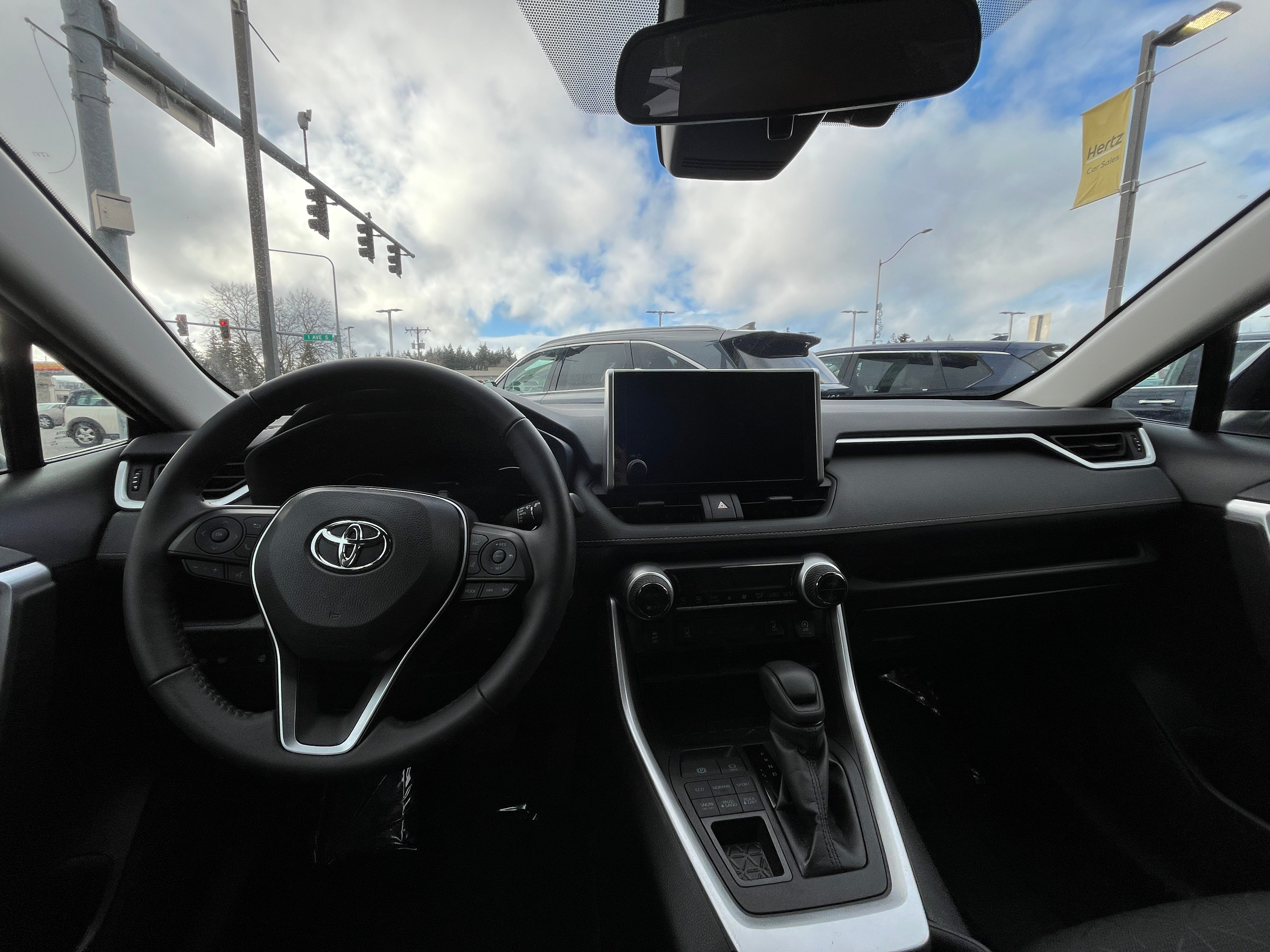 2024 Toyota RAV4 XLE 3