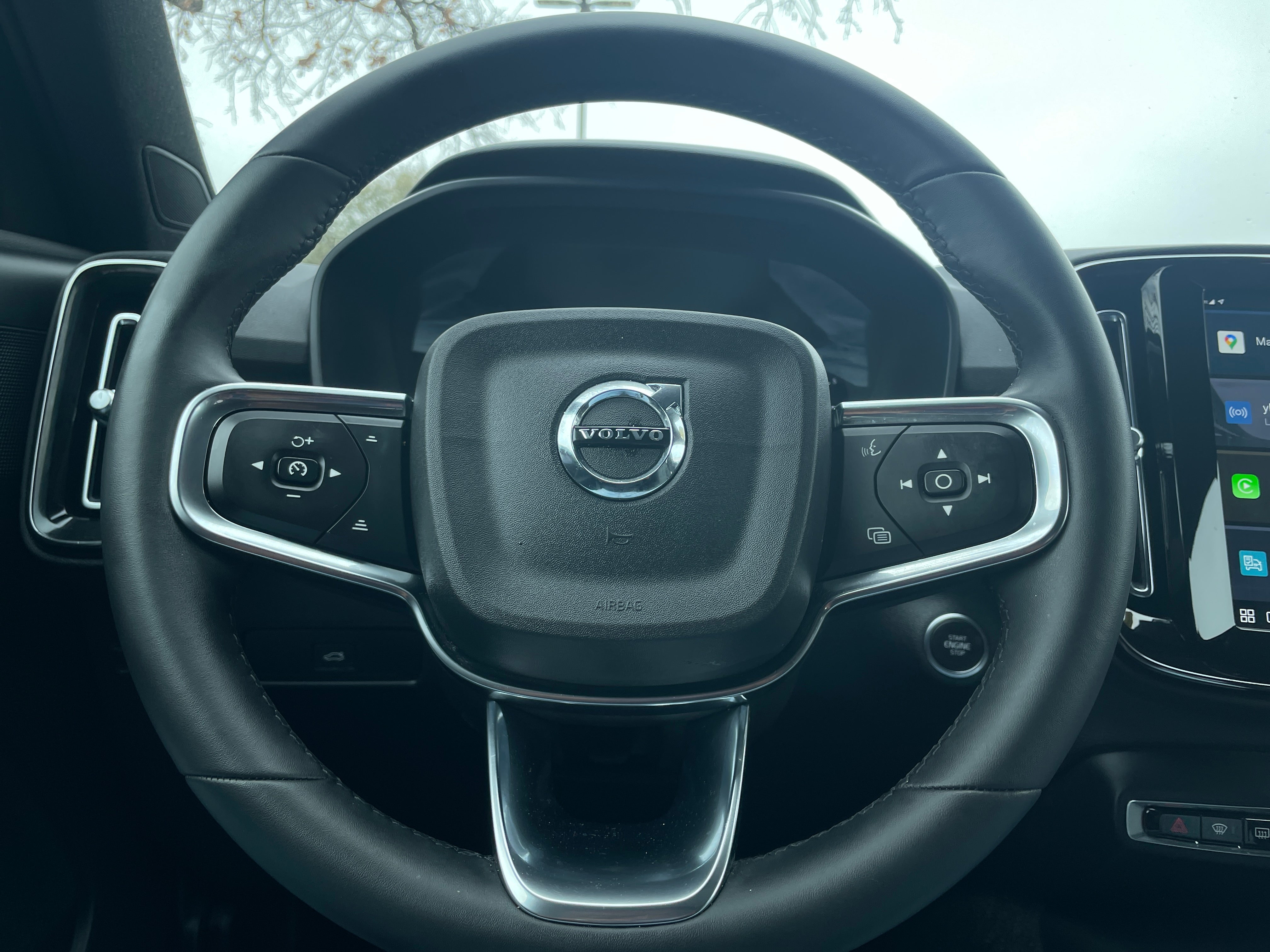 2024 Volvo XC40 B5 Core 4