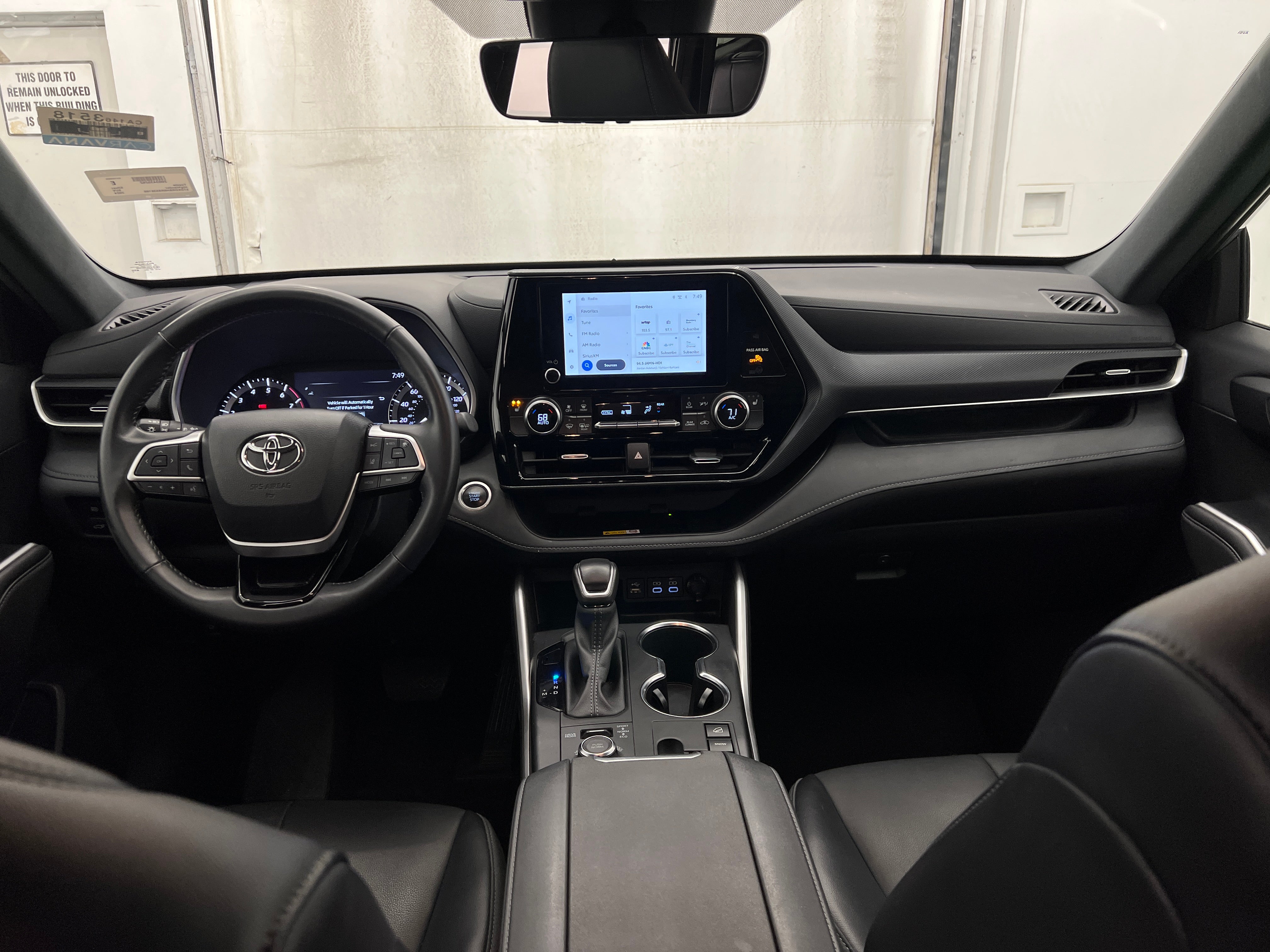 2024 Toyota Highlander XSE 2