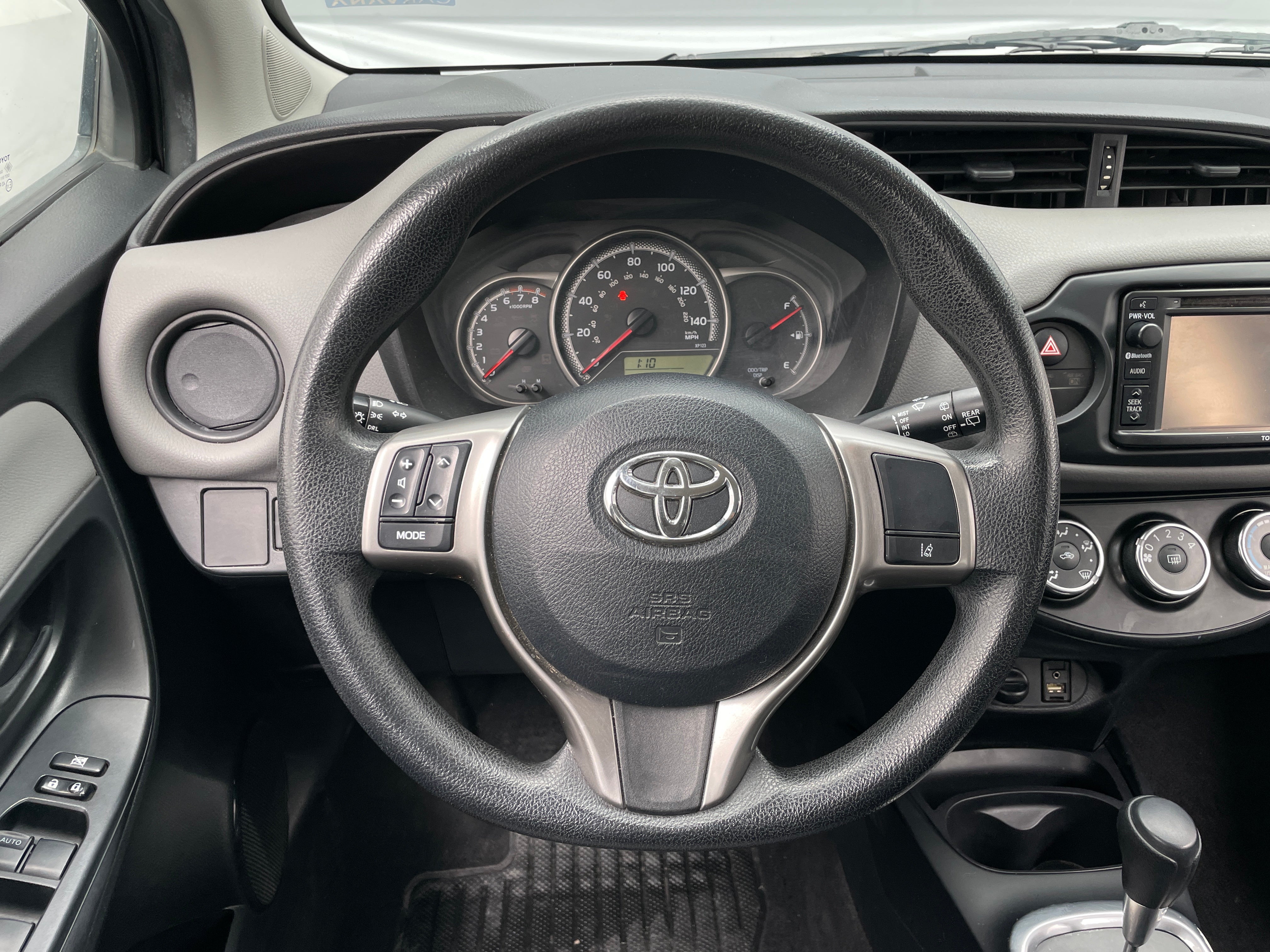 2017 Toyota Yaris L 5