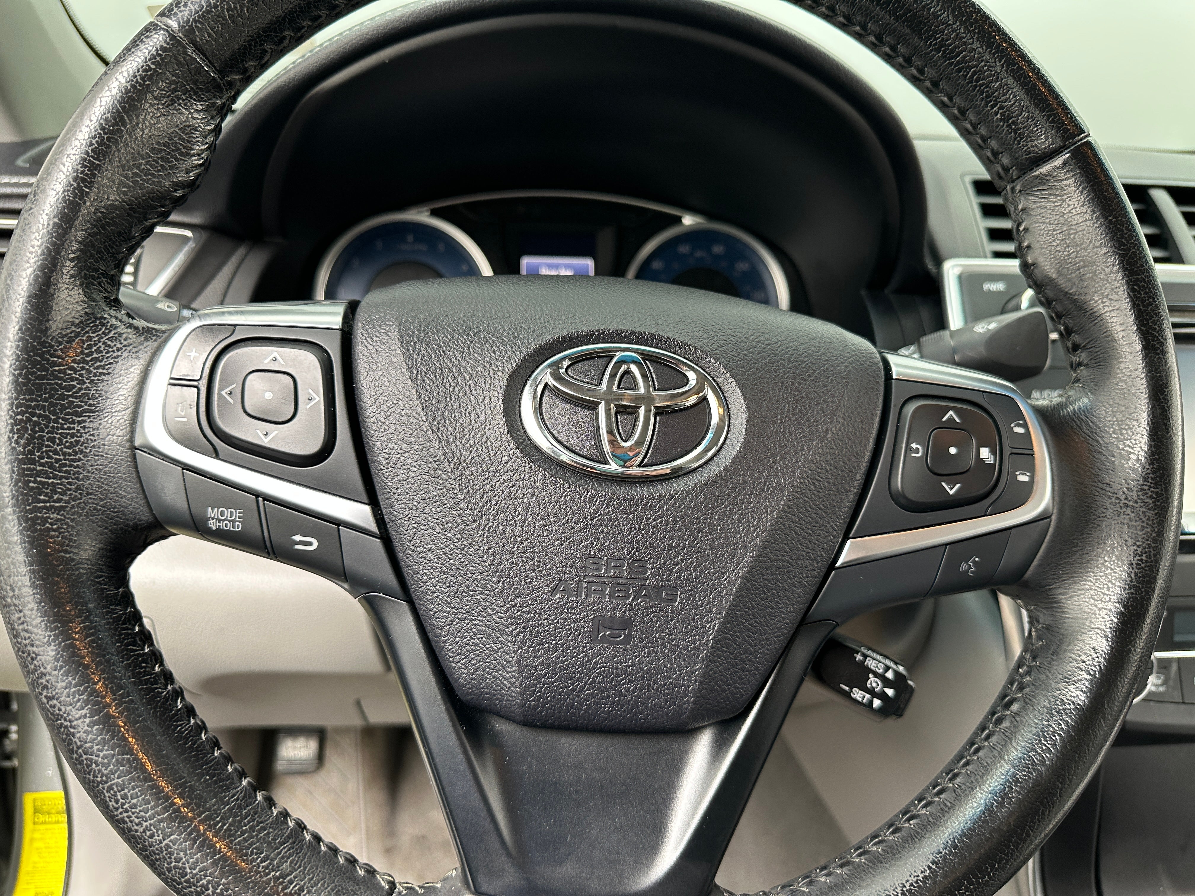 2016 Toyota Camry XLE 4