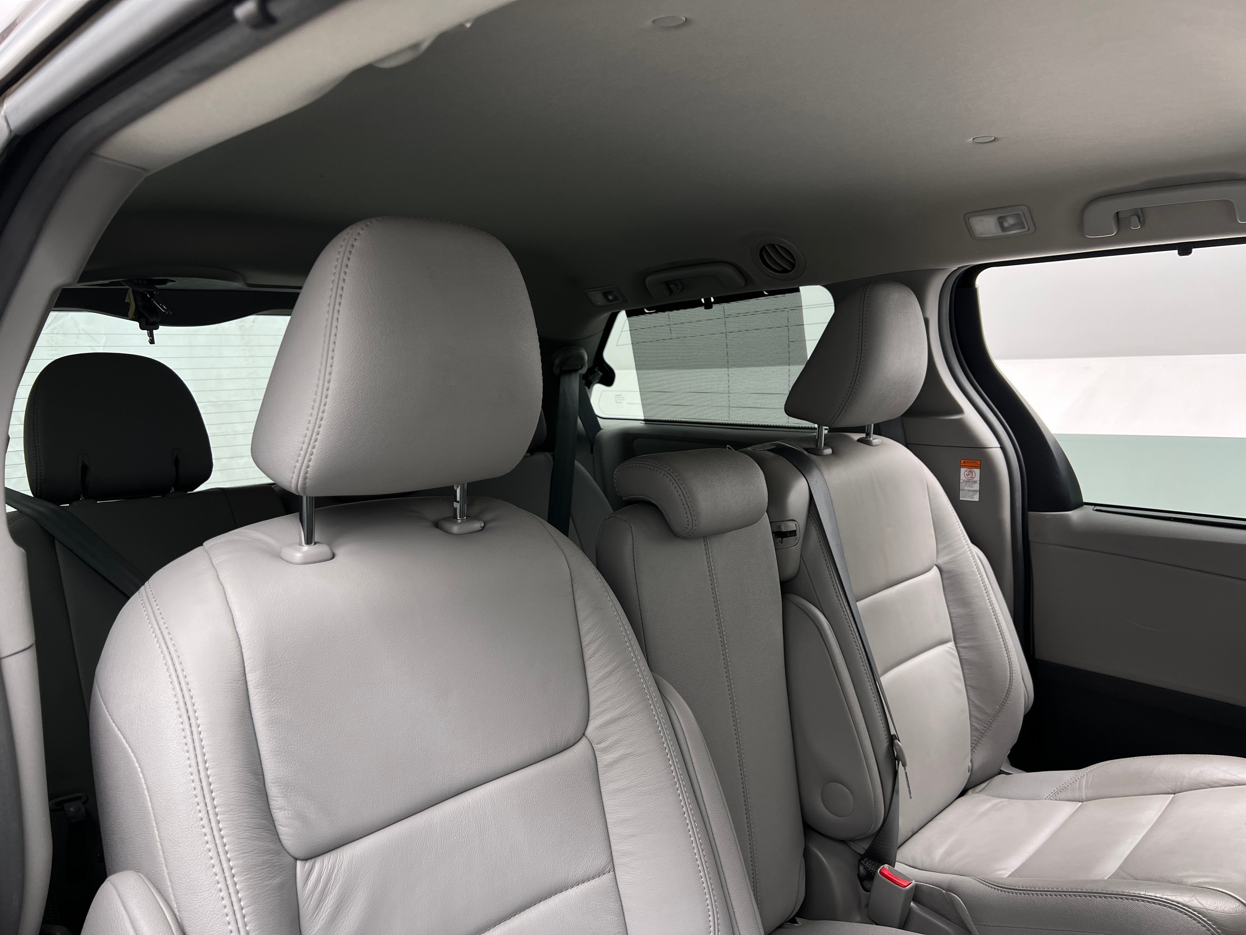 2016 Toyota Sienna XLE 5