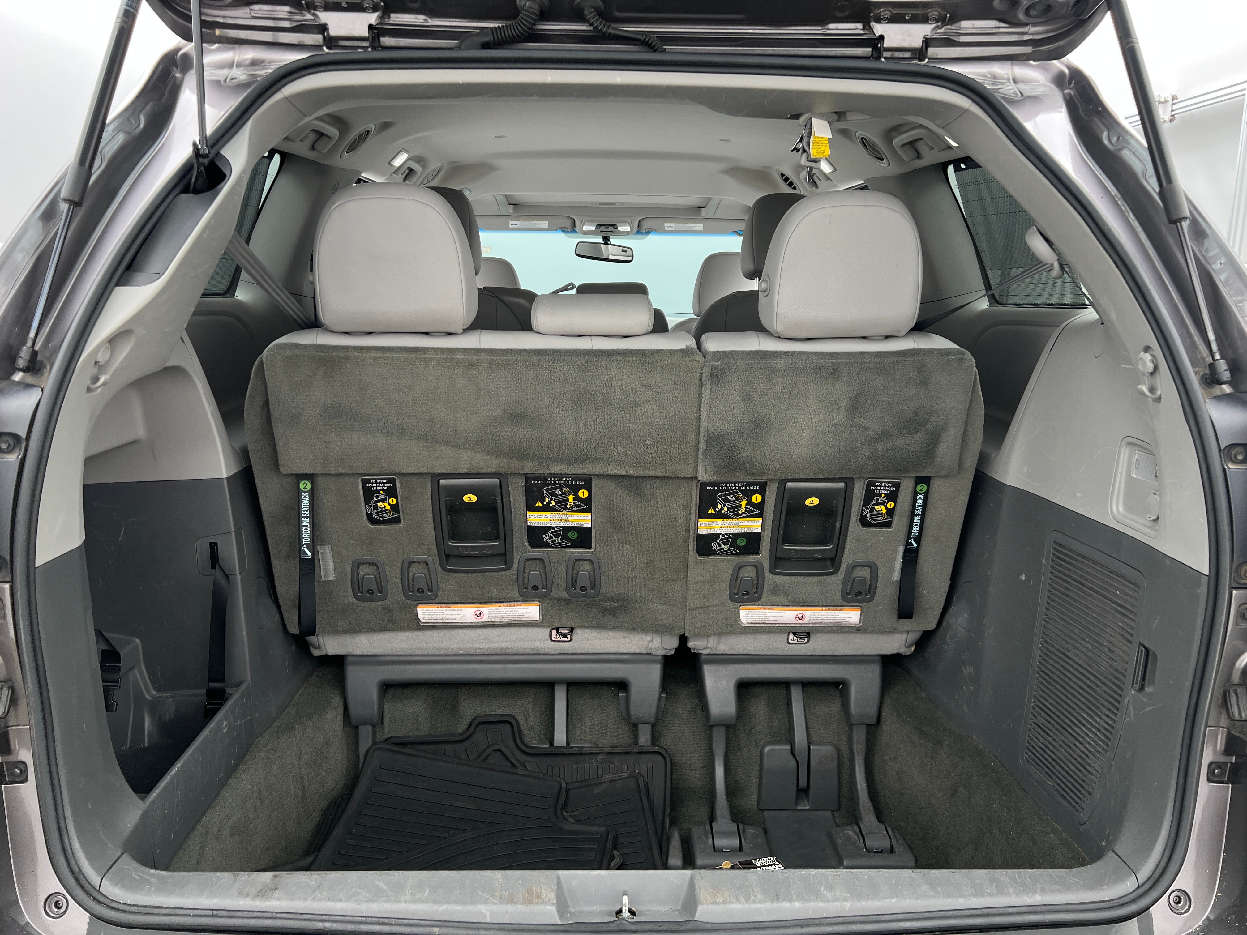 2016 Toyota Sienna XLE 6