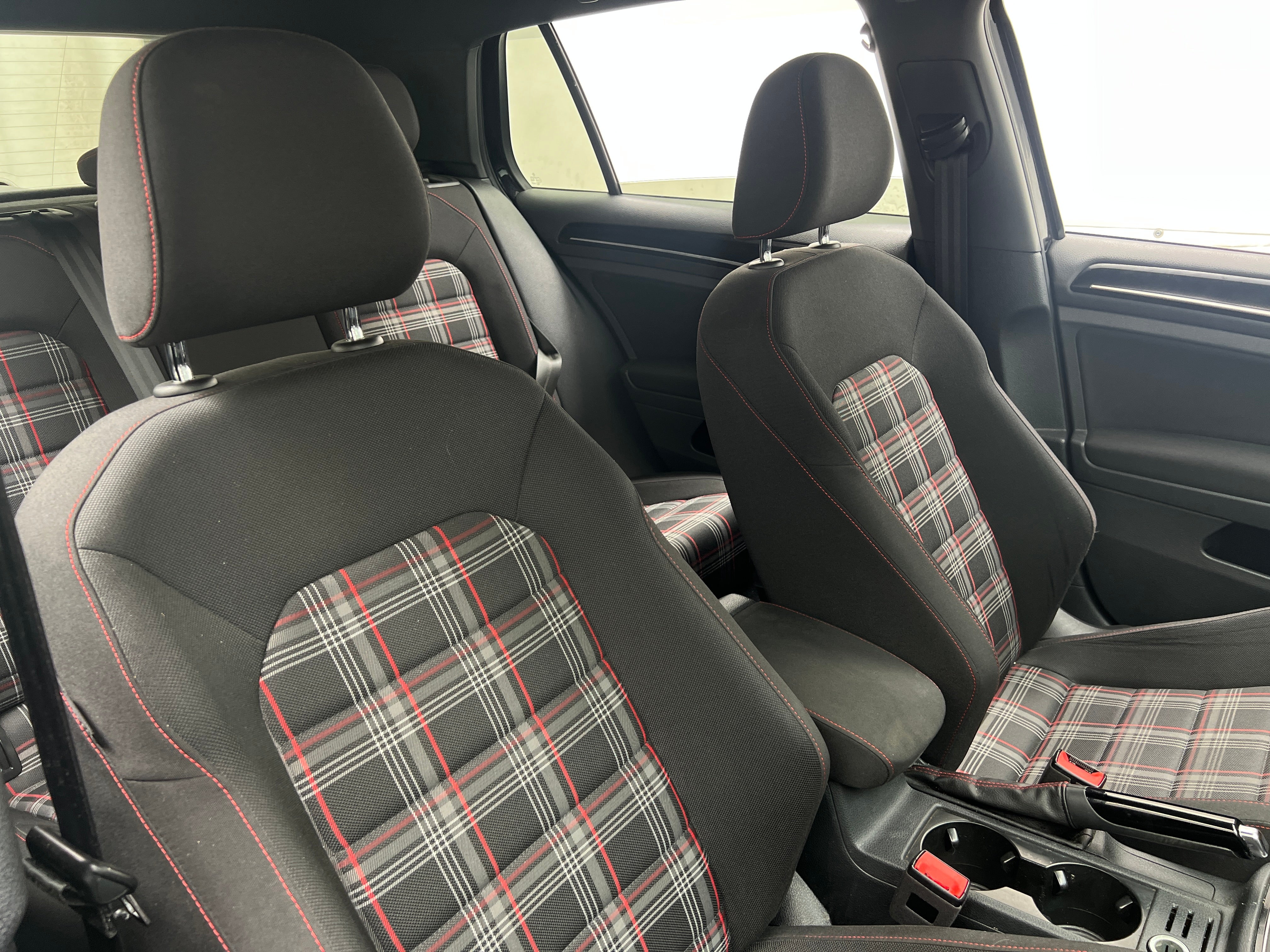2017 Volkswagen Golf GTI S 2