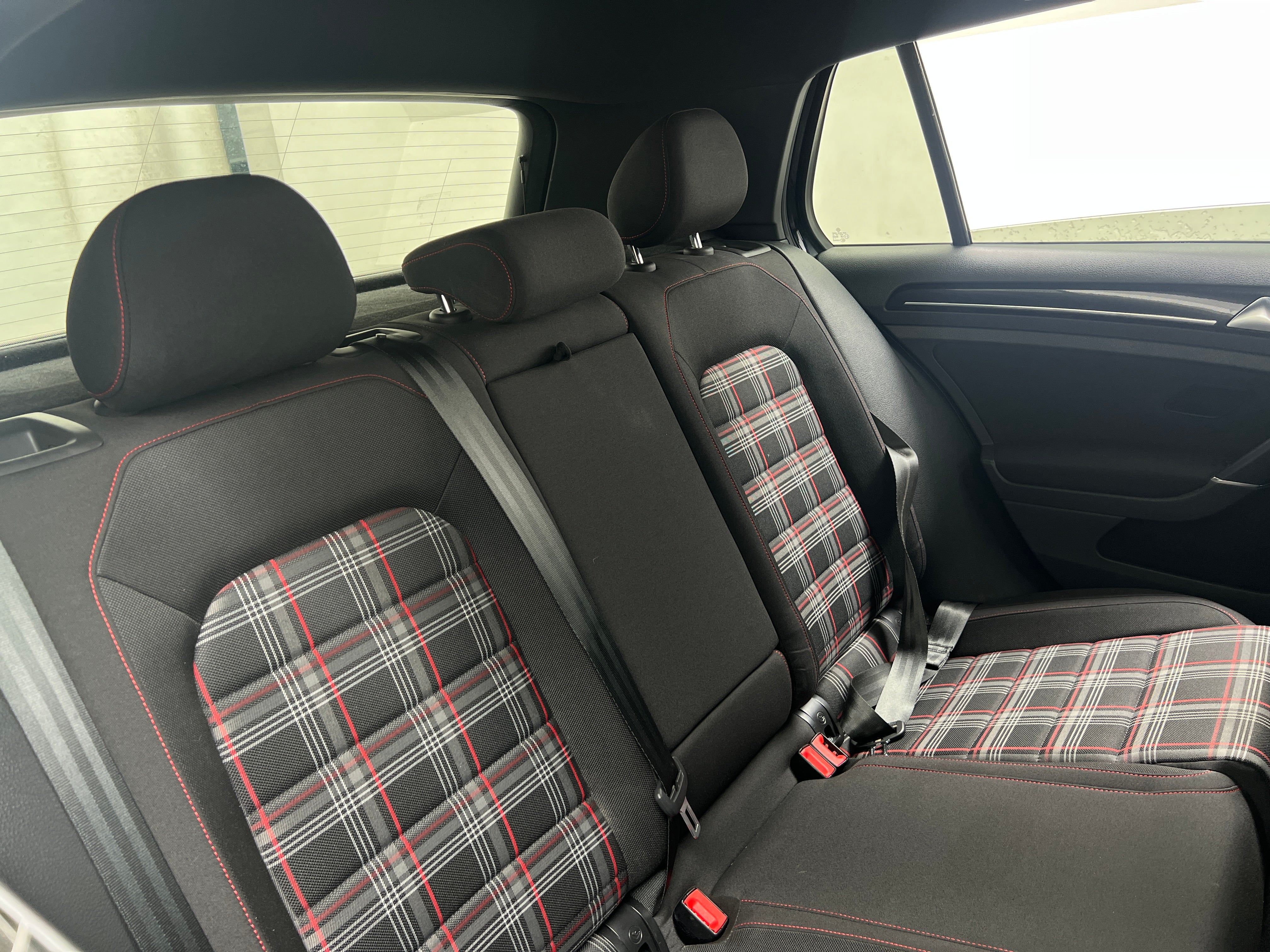 2017 Volkswagen Golf GTI S 6