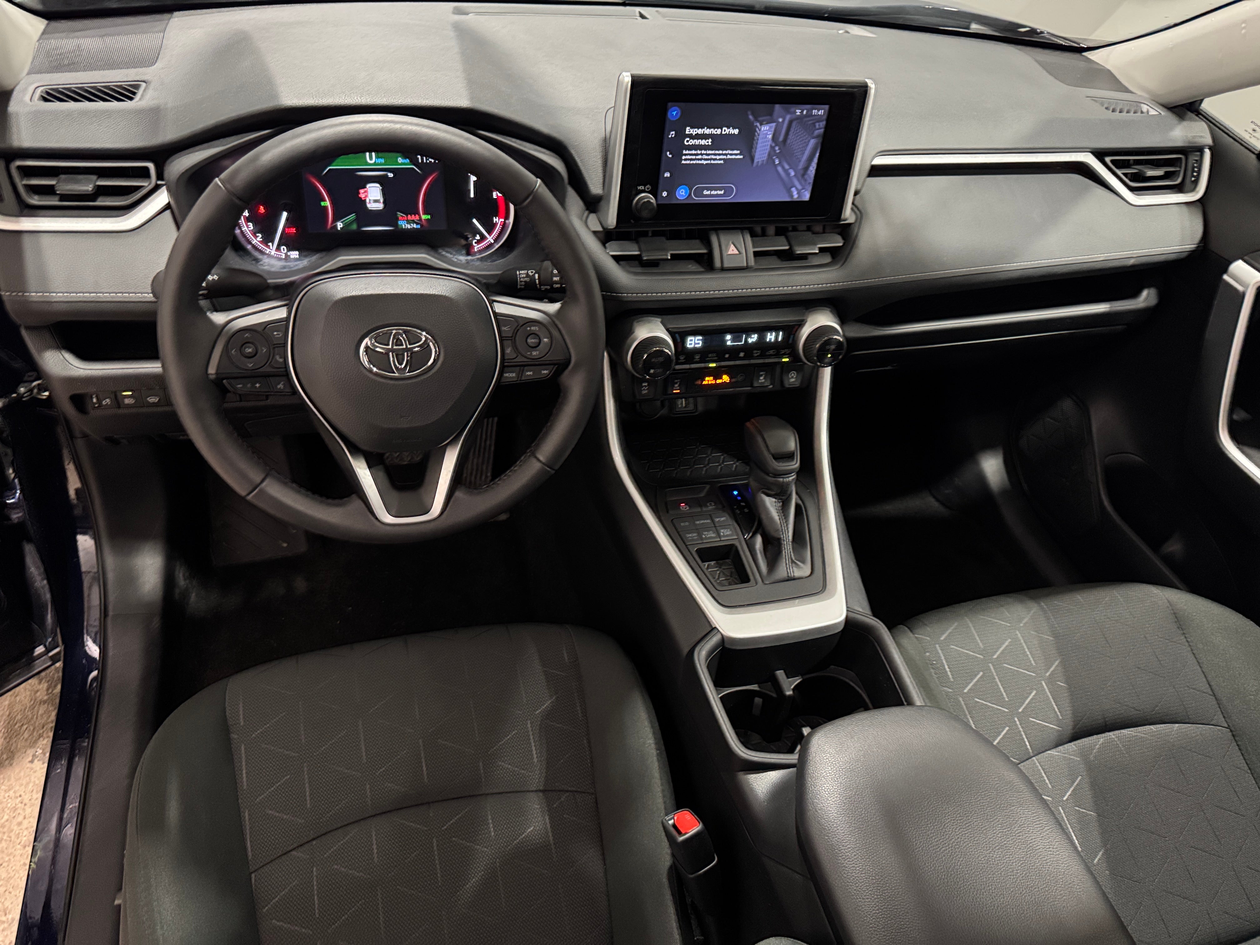 2024 Toyota RAV4 XLE 3