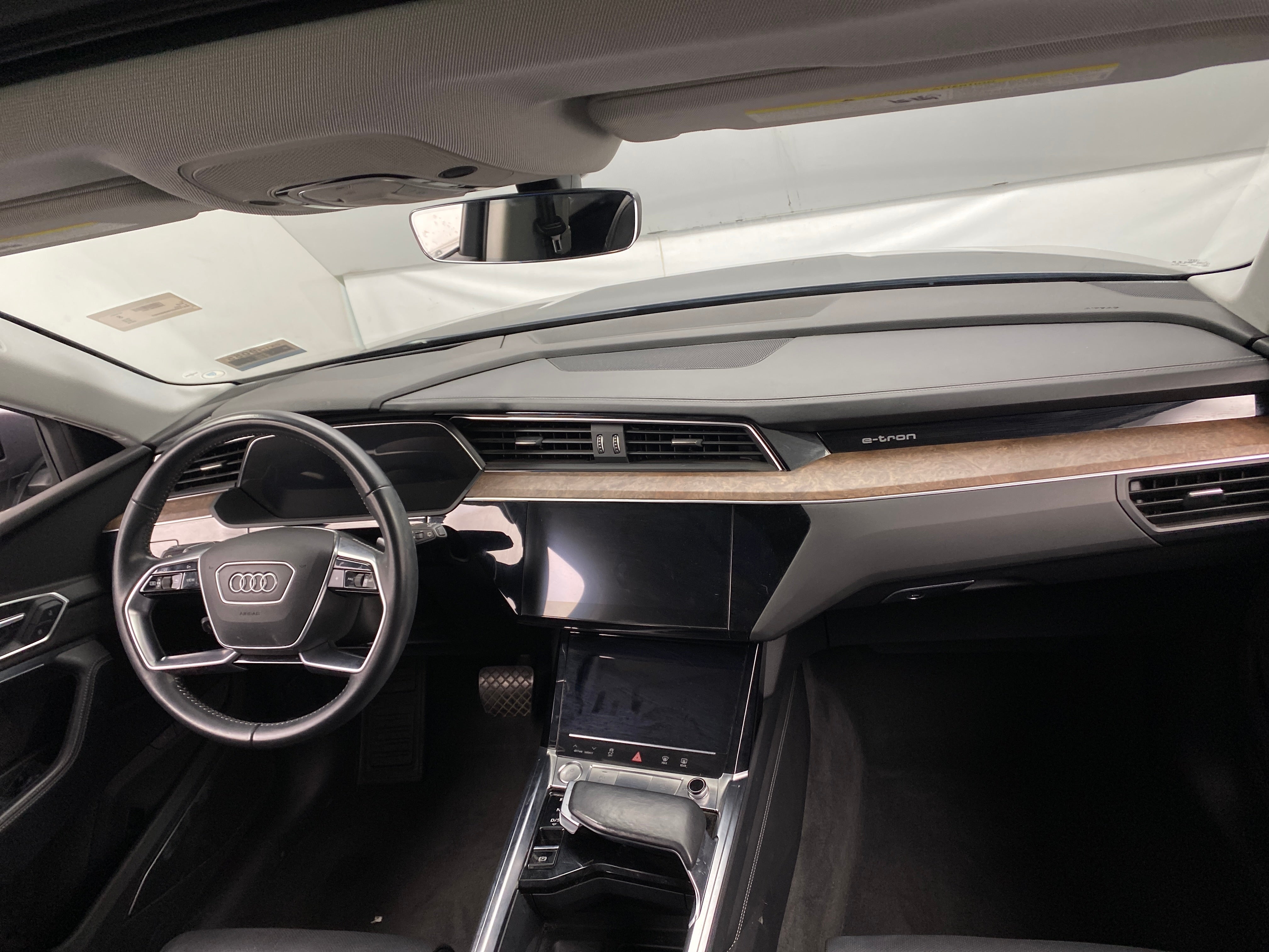 2019 Audi e-tron Prestige 2