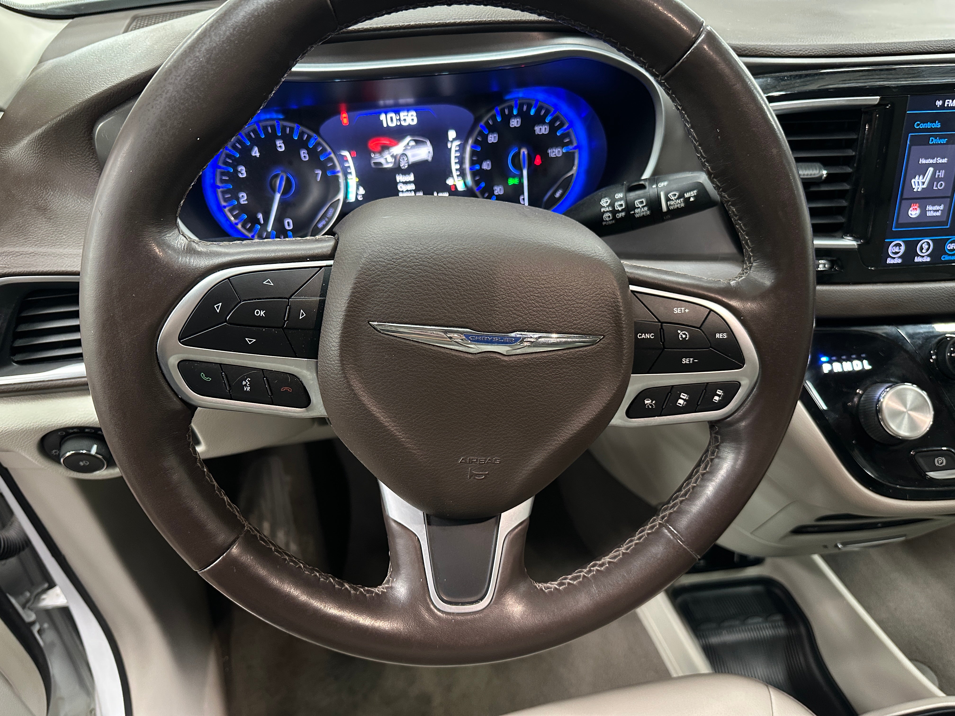 2018 Chrysler Pacifica  4