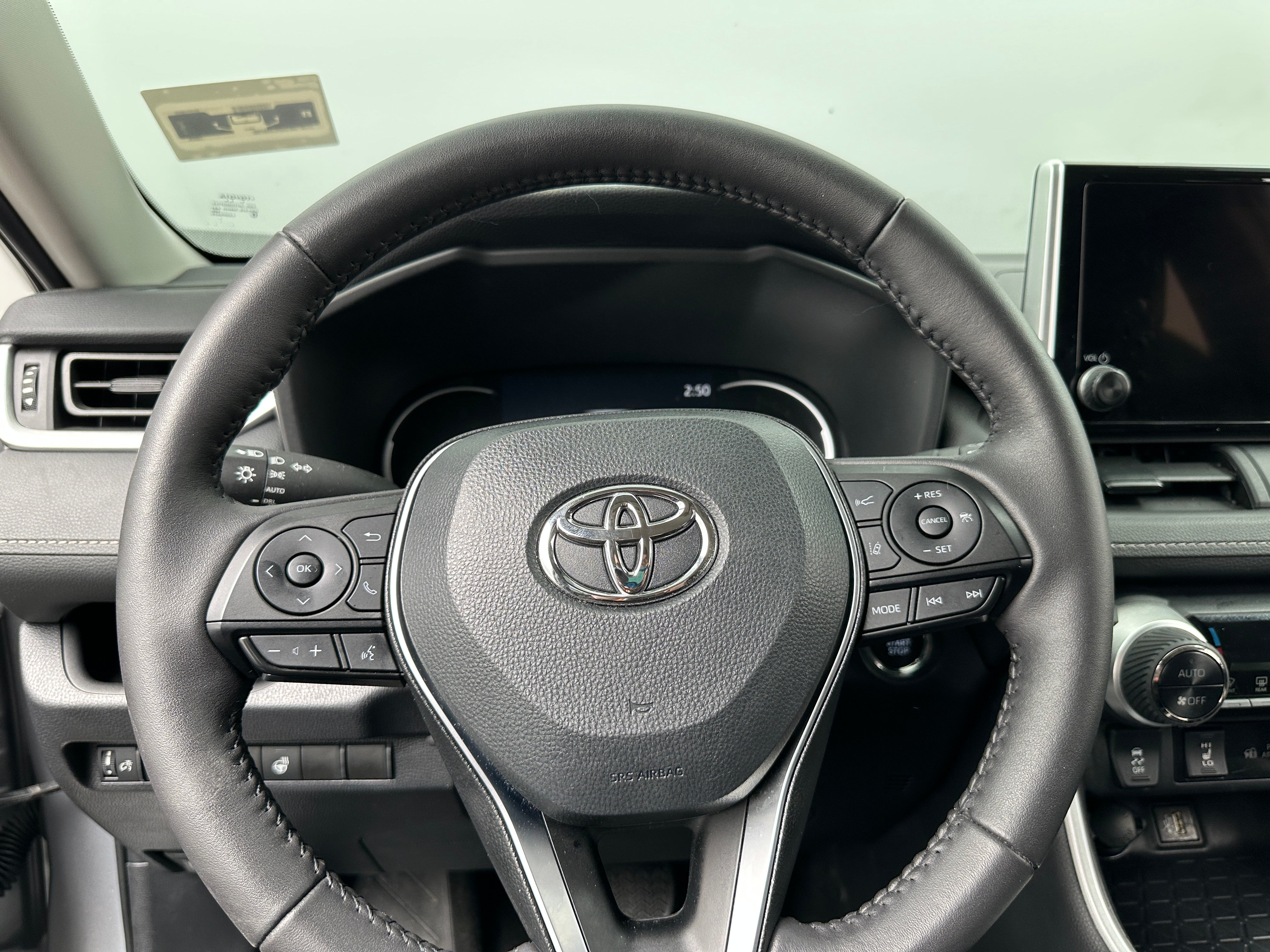 2024 Toyota RAV4 XLE 5