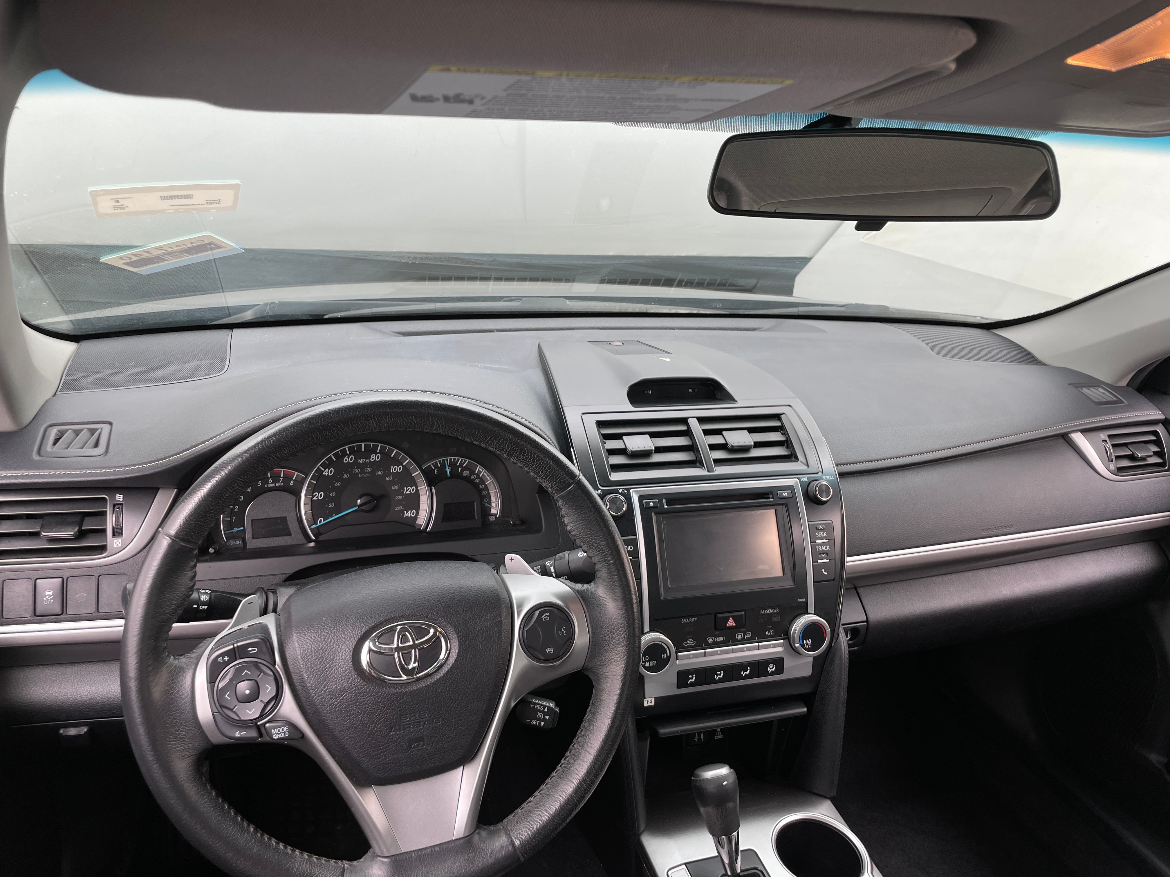 2014 Toyota Camry SE 3