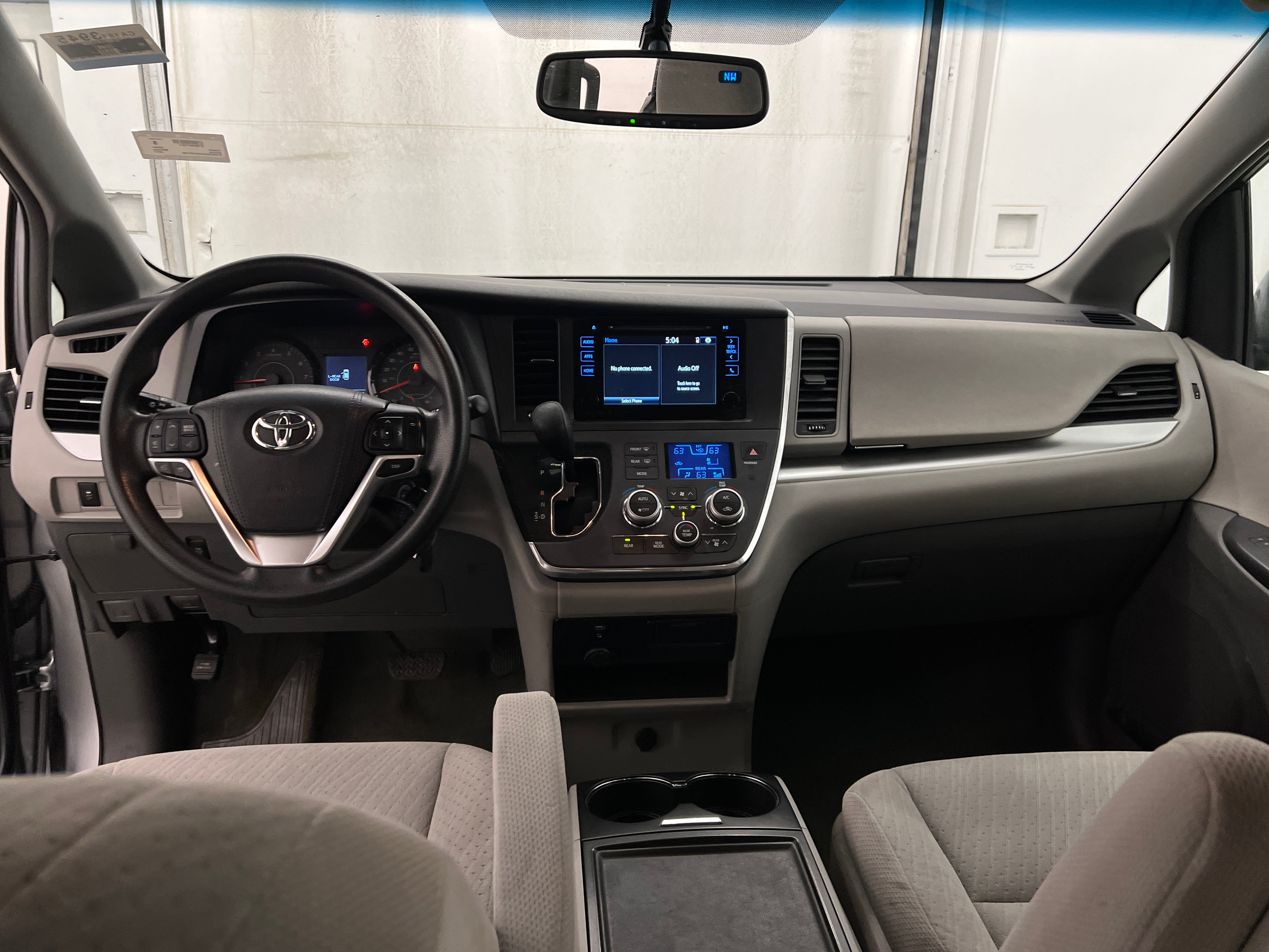 2017 Toyota Sienna LE 3