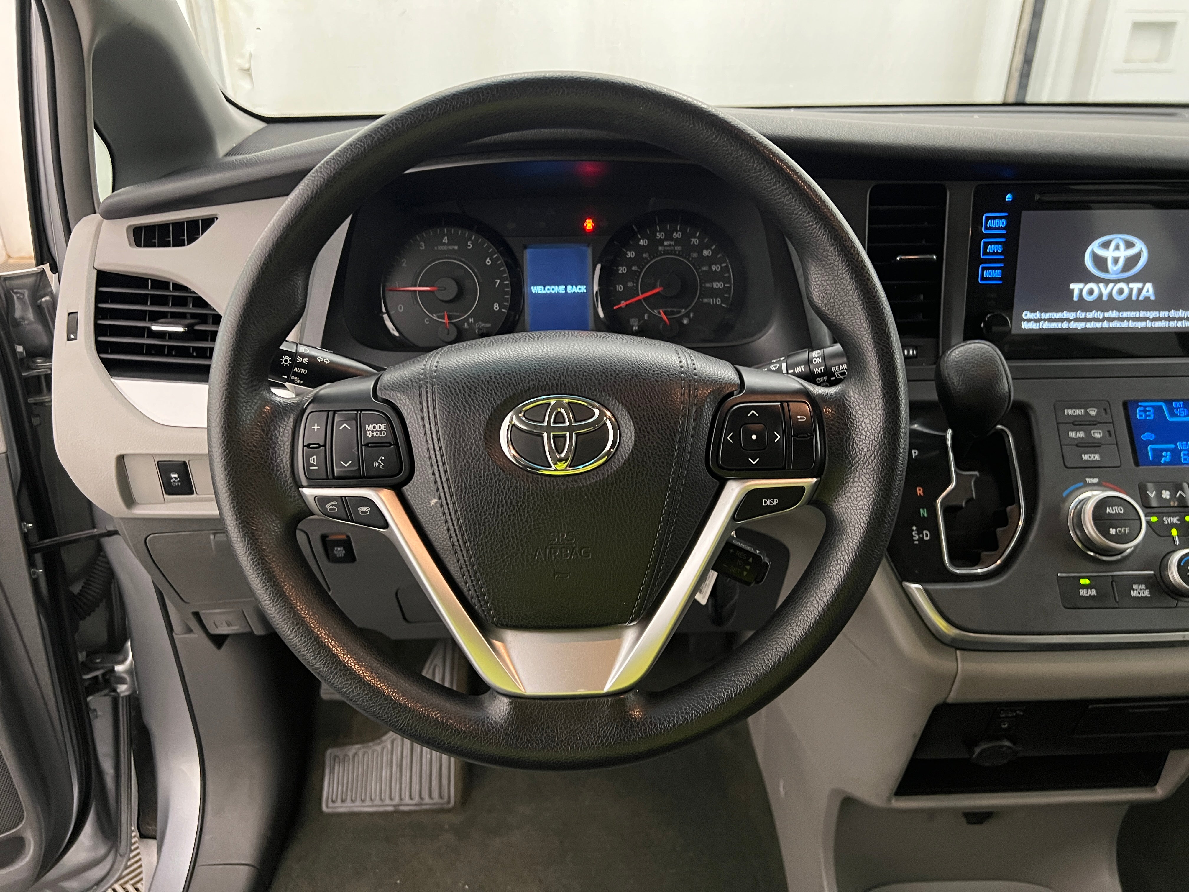 2017 Toyota Sienna LE 5