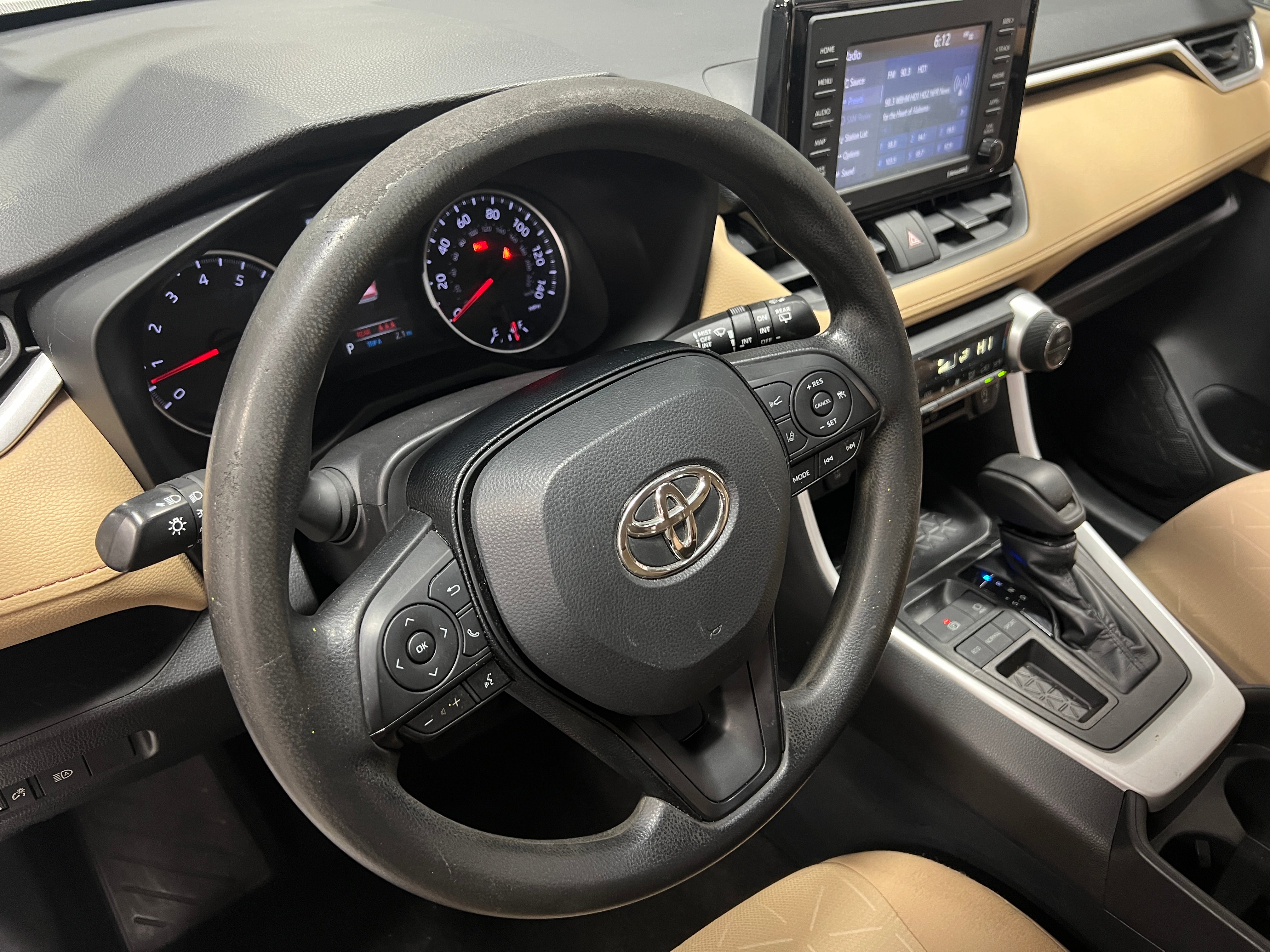 2020 Toyota RAV4 XLE 5