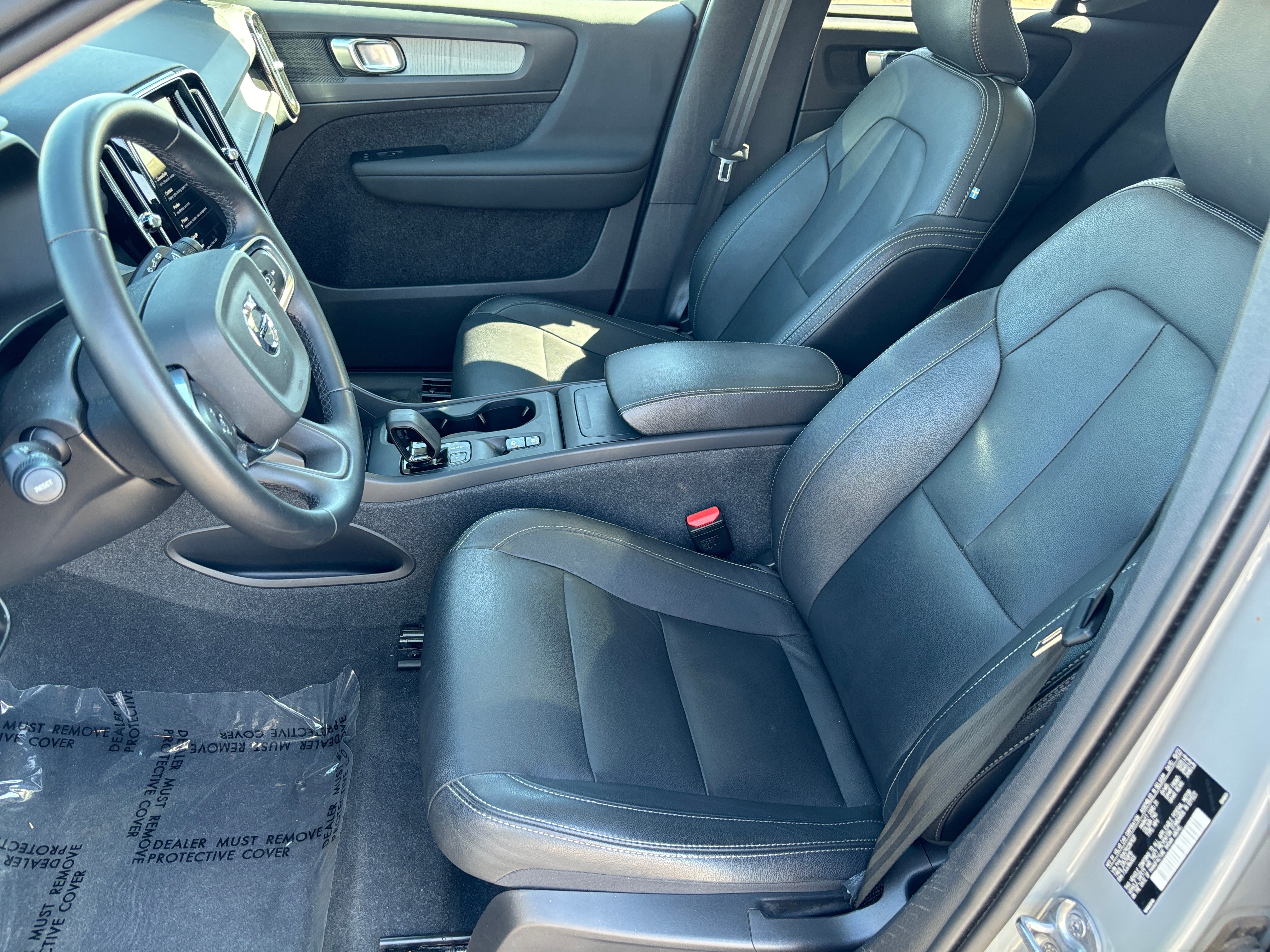 2024 Volvo XC40 B5 Core 2