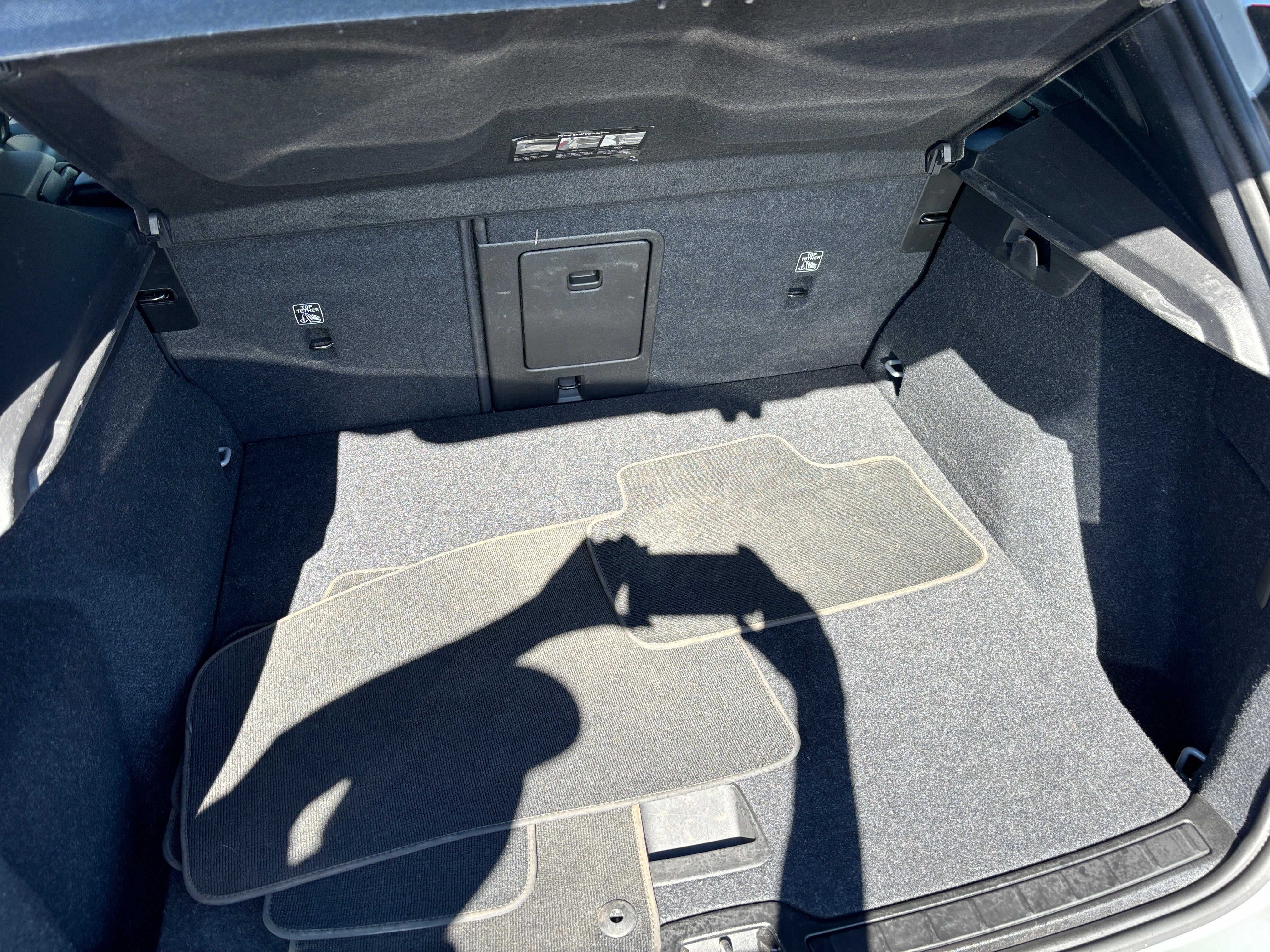2024 Volvo XC40 B5 Core 6