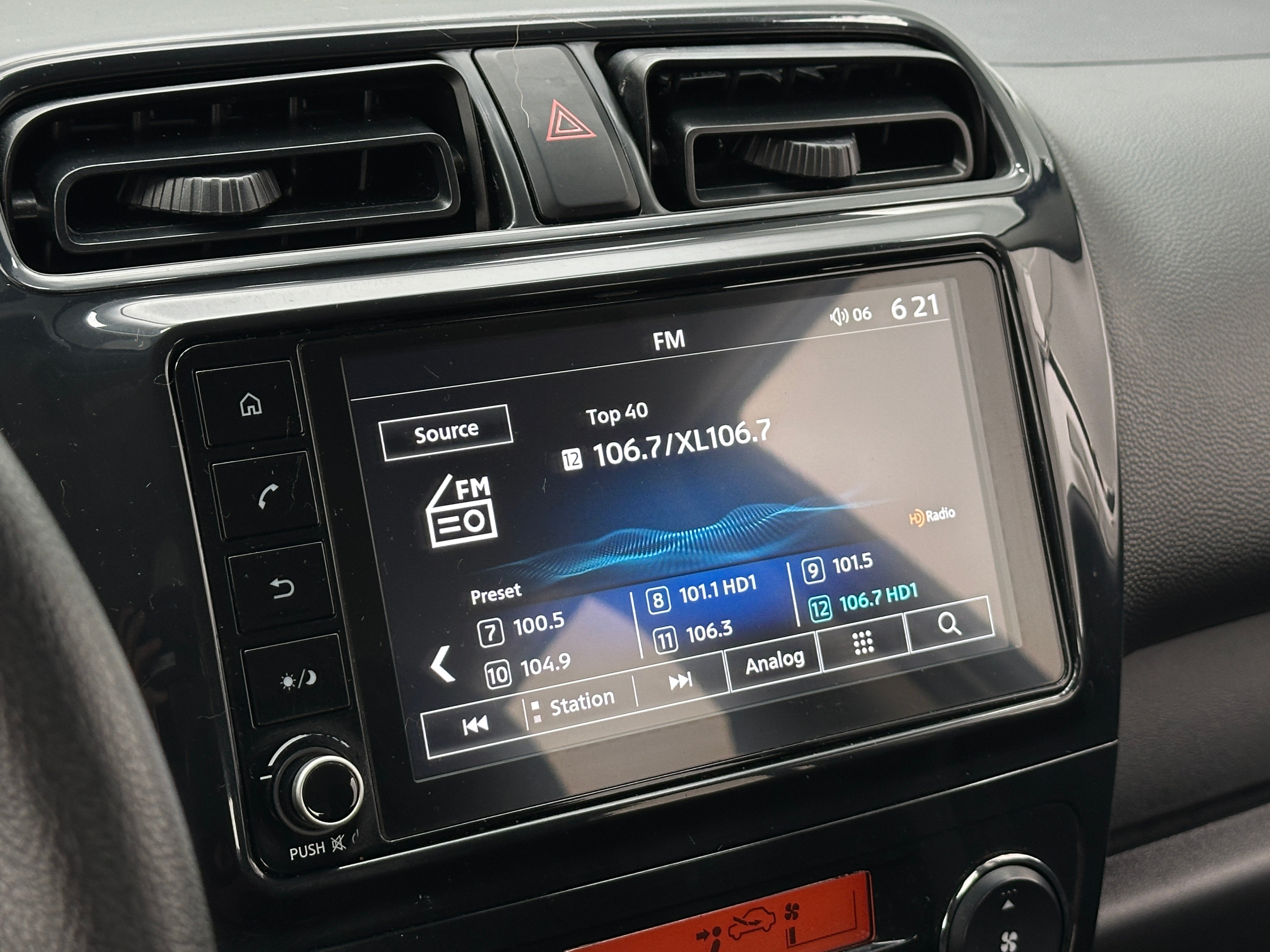2022 Mitsubishi Mirage LE 4