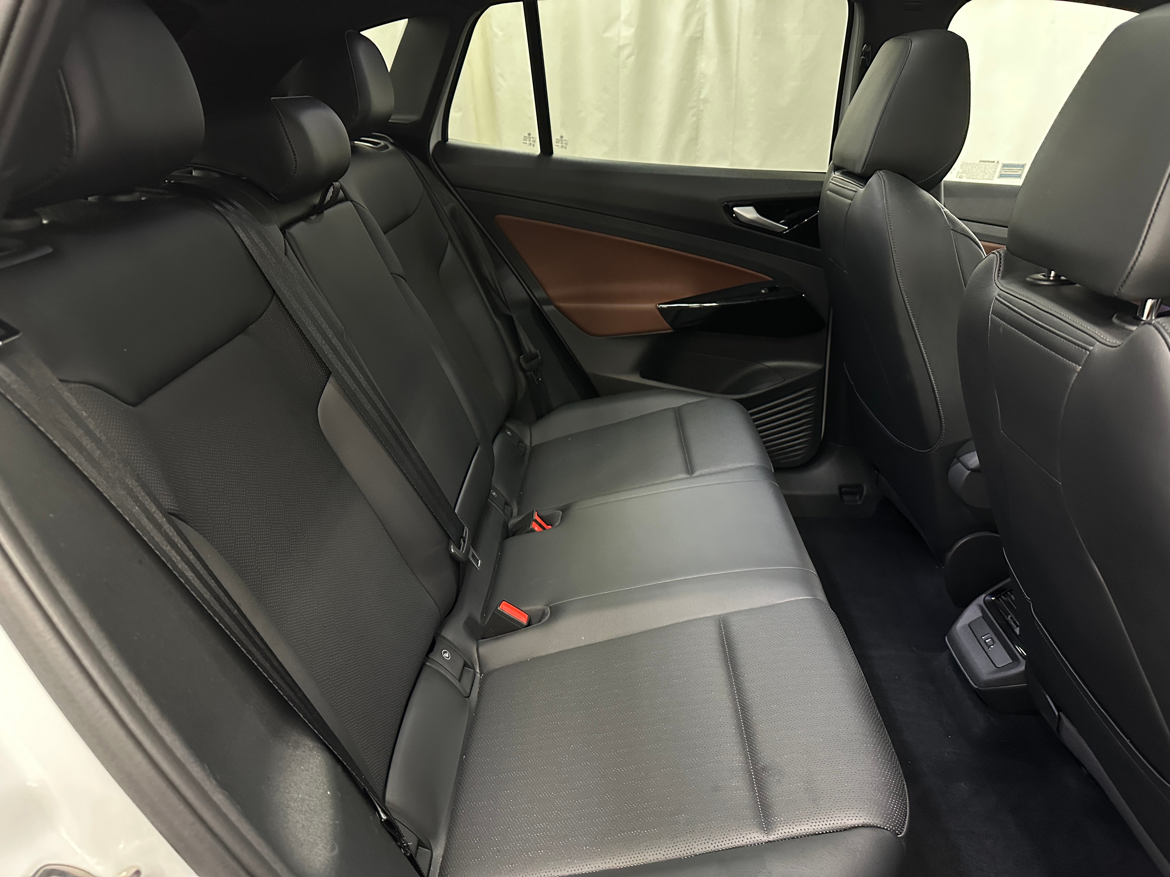 2021 Volkswagen ID.4 Pro S 5