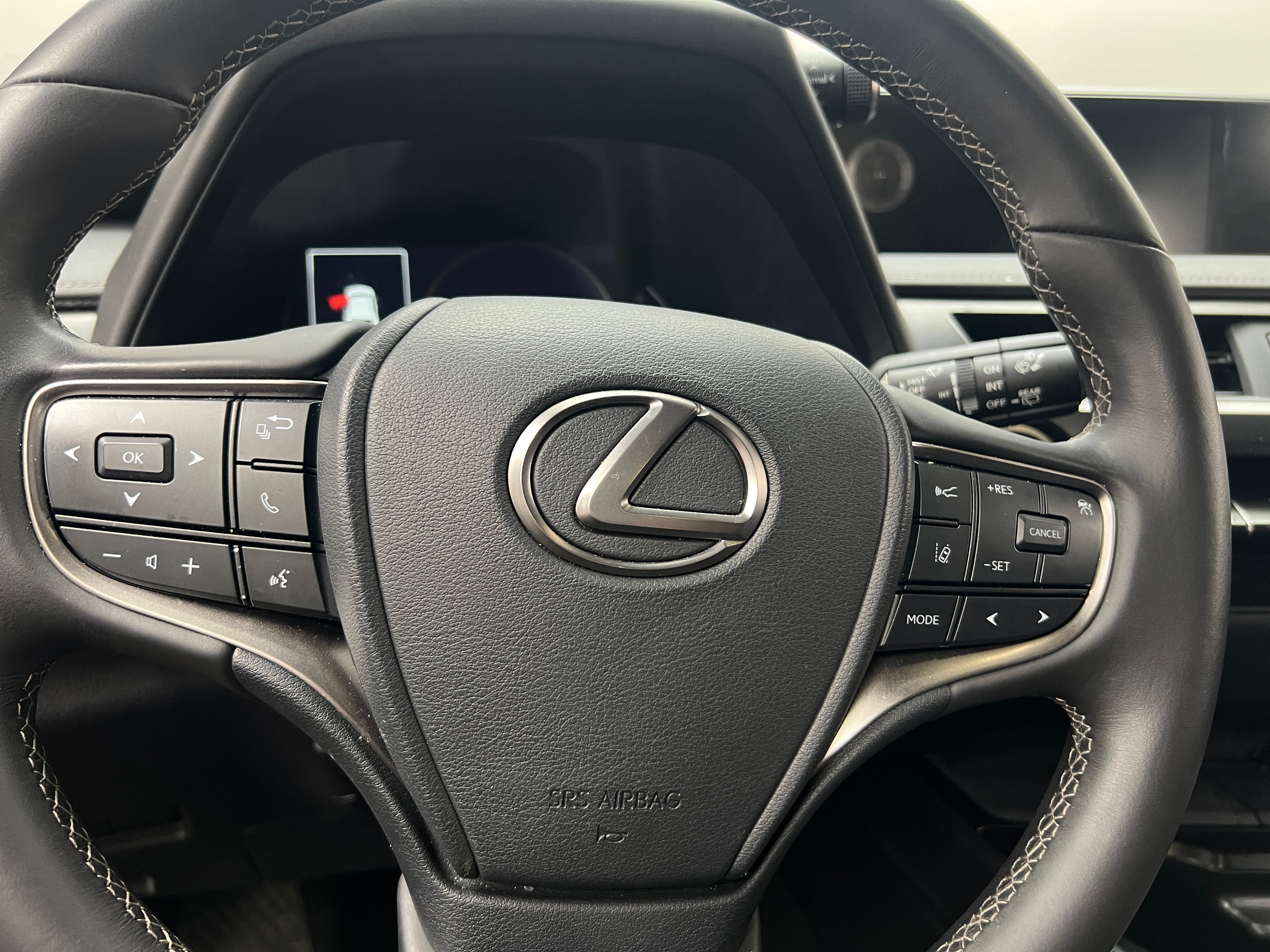 2022 Lexus UX 200 5